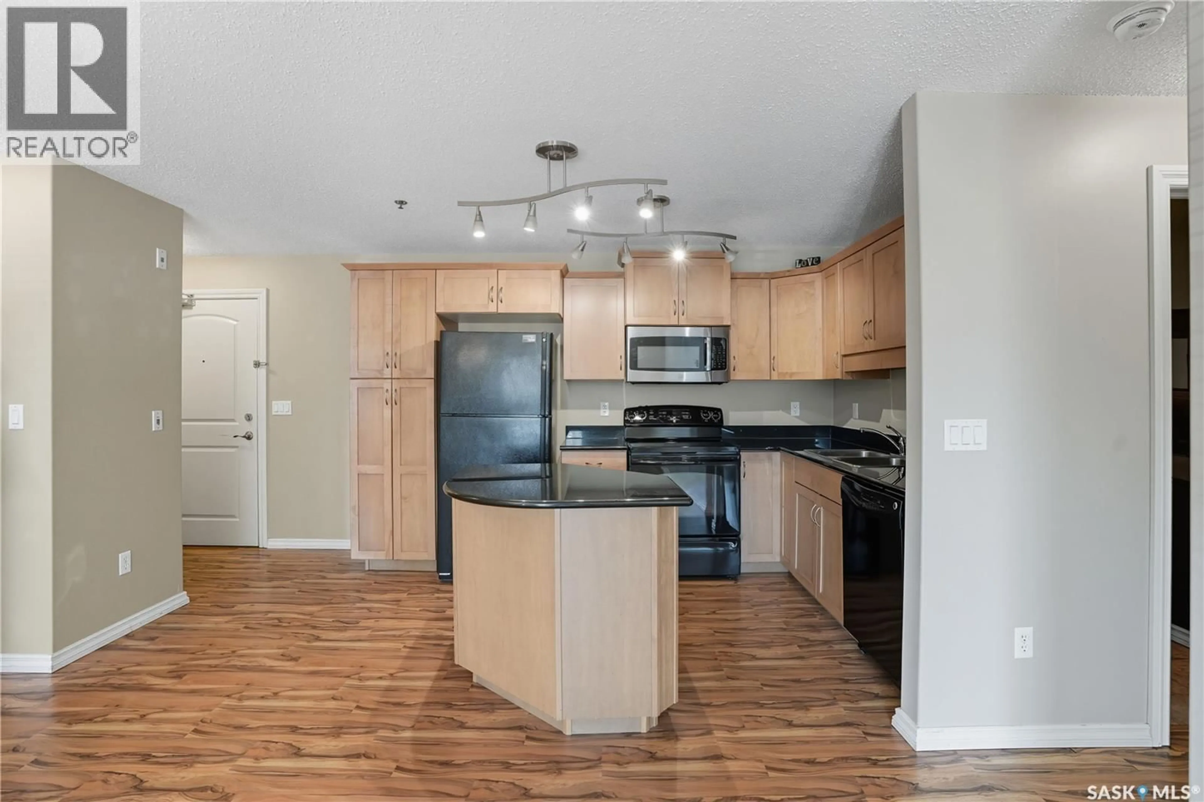 Standard kitchen, unknown for B103 - 103 WELLMAN CRESCENT, Saskatoon Saskatchewan S7T0C1