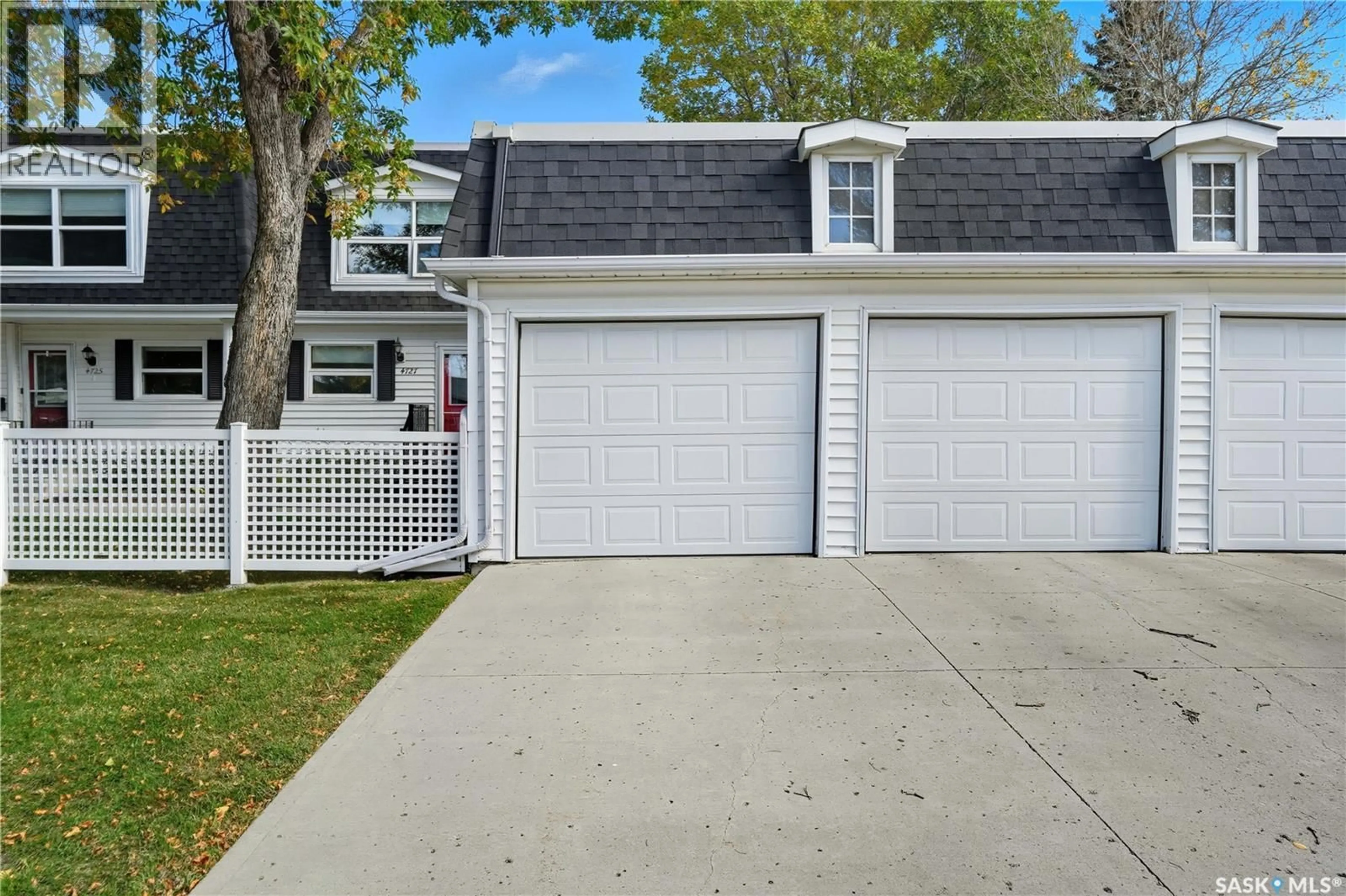 Home with vinyl exterior material, street for 4723 PASQUA STREET, Regina Saskatchewan S4S6N7