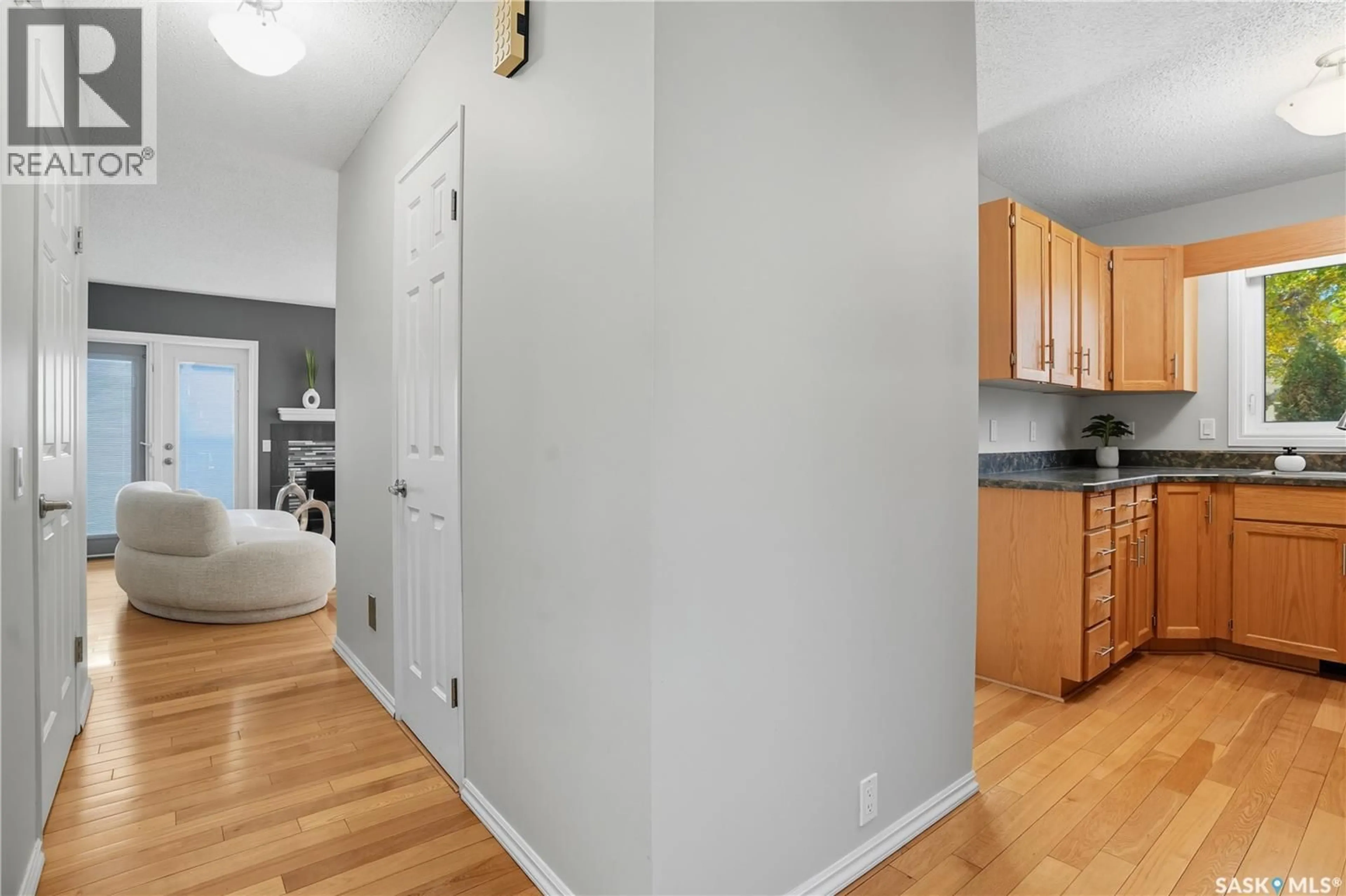 Indoor entryway for 5028 NEWPORT ROAD, Regina Saskatchewan S4S7A6