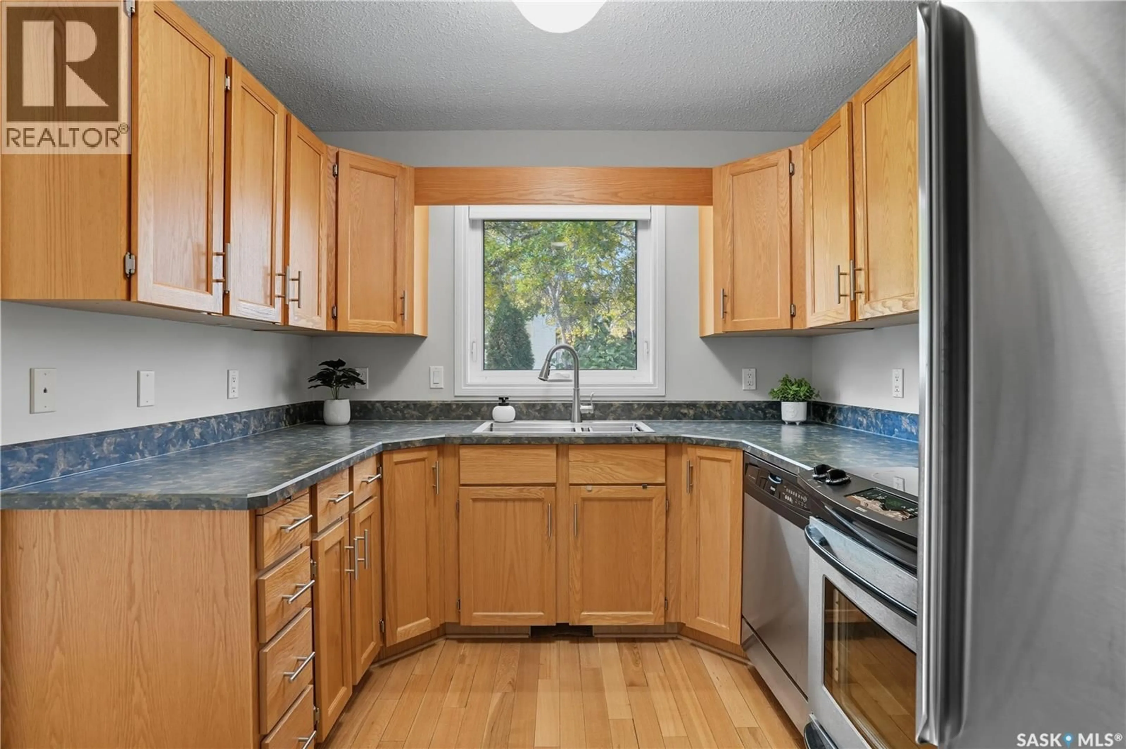Standard kitchen, unknown for 5028 NEWPORT ROAD, Regina Saskatchewan S4S7A6