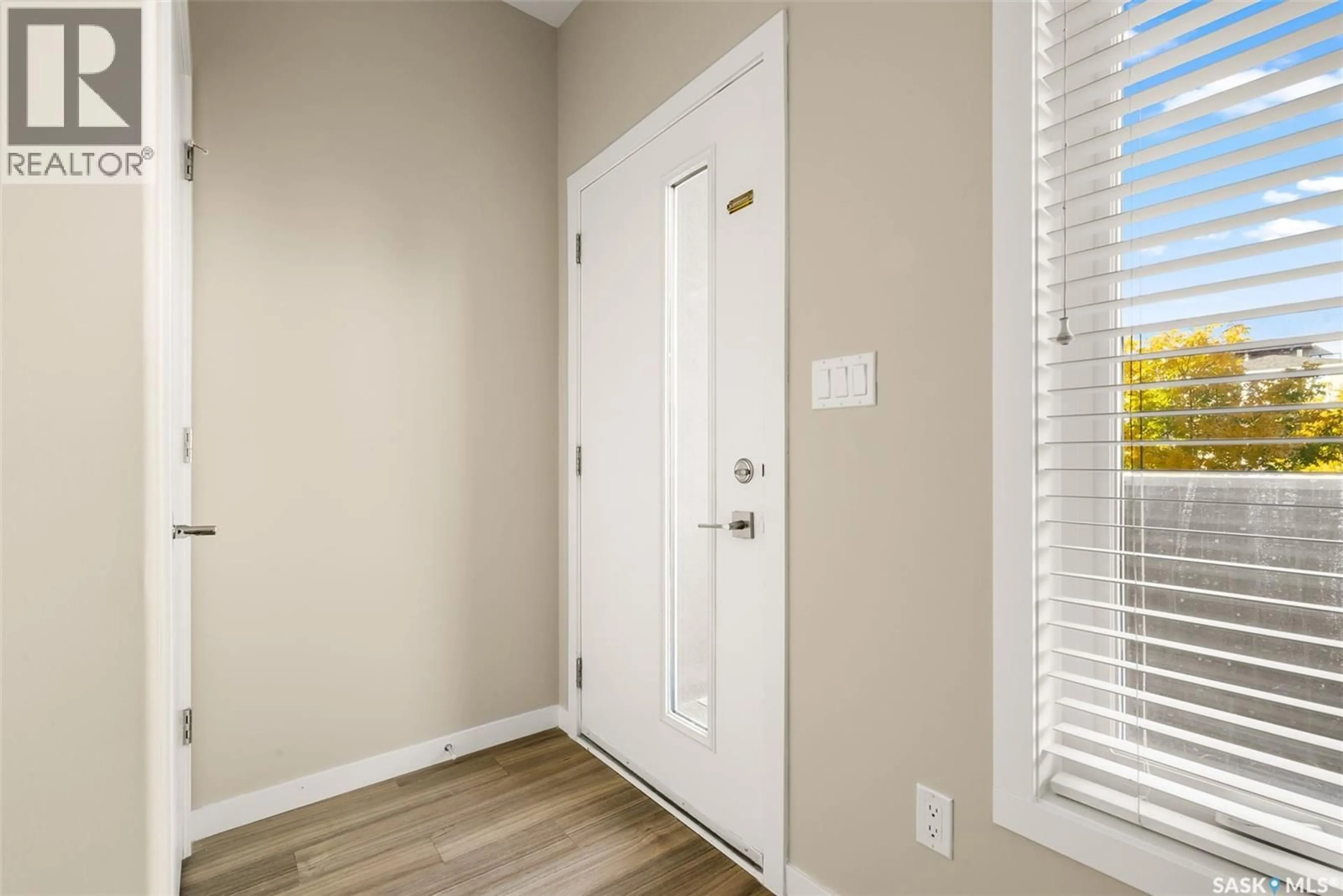 Indoor entryway for 3917 JAMES HILL ROAD, Regina Saskatchewan S4W0N8