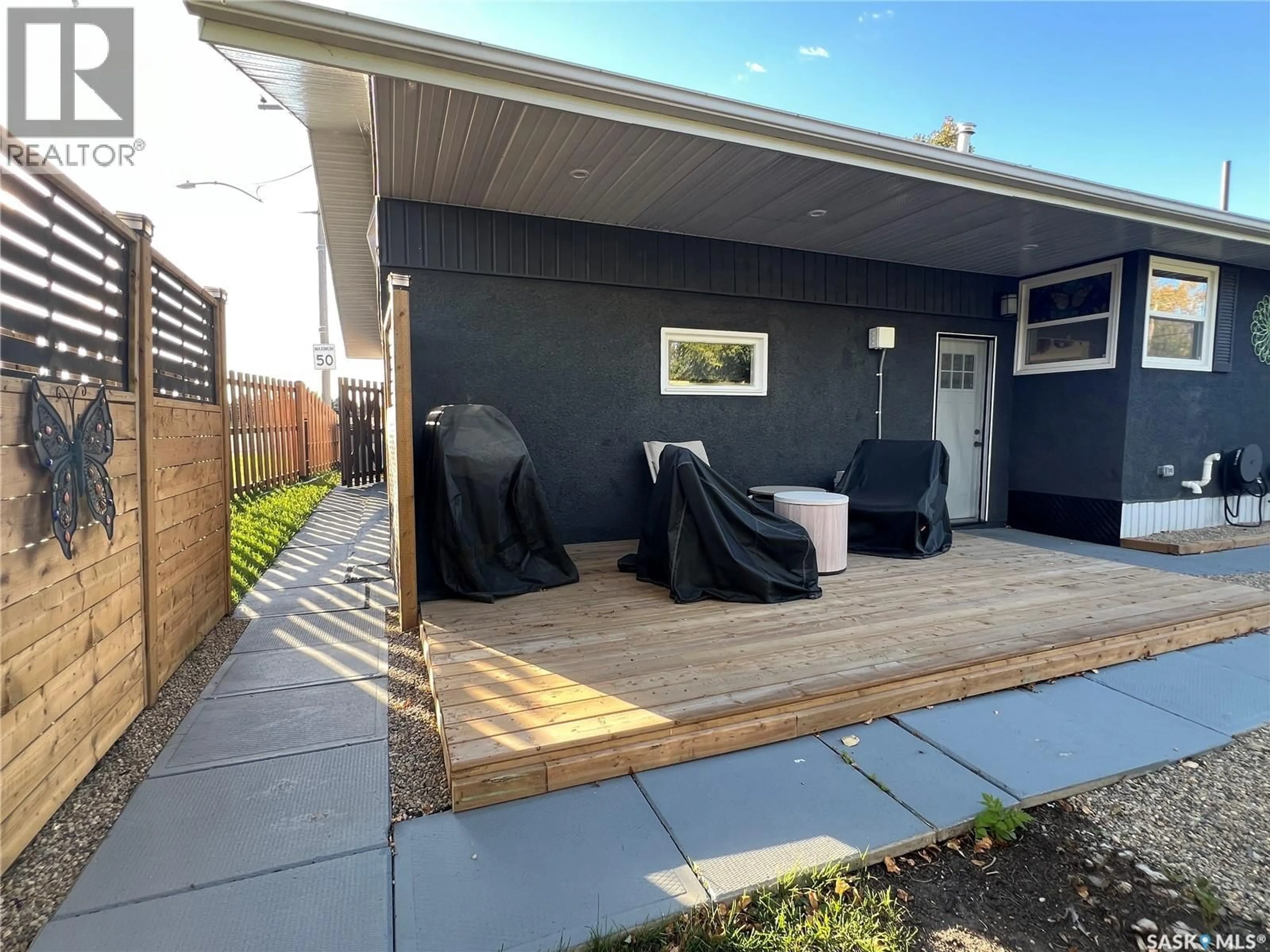 Patio, street for 401 SHORT STREET, Esterhazy Saskatchewan S0A0X0