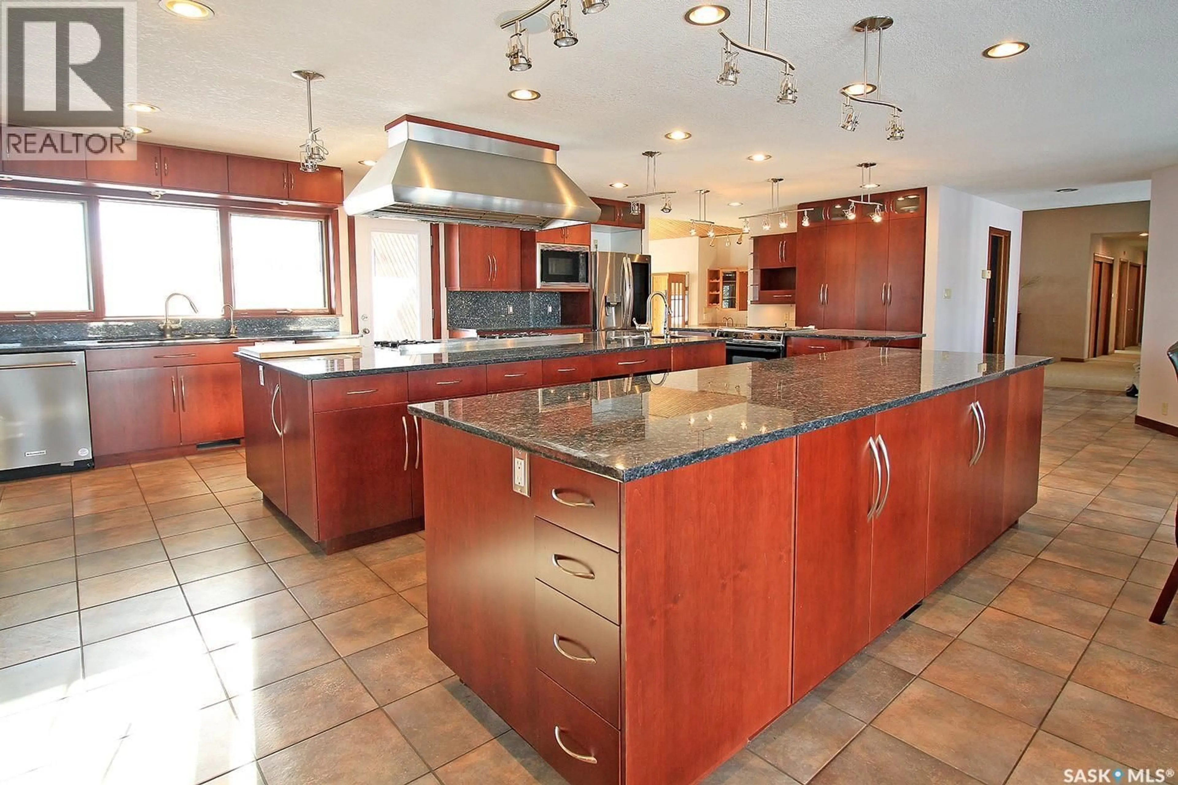 Contemporary kitchen, ceramic/tile floor for 30 YORK LAKE ROAD, Orkney Rm No. 244 Saskatchewan S3N0T2