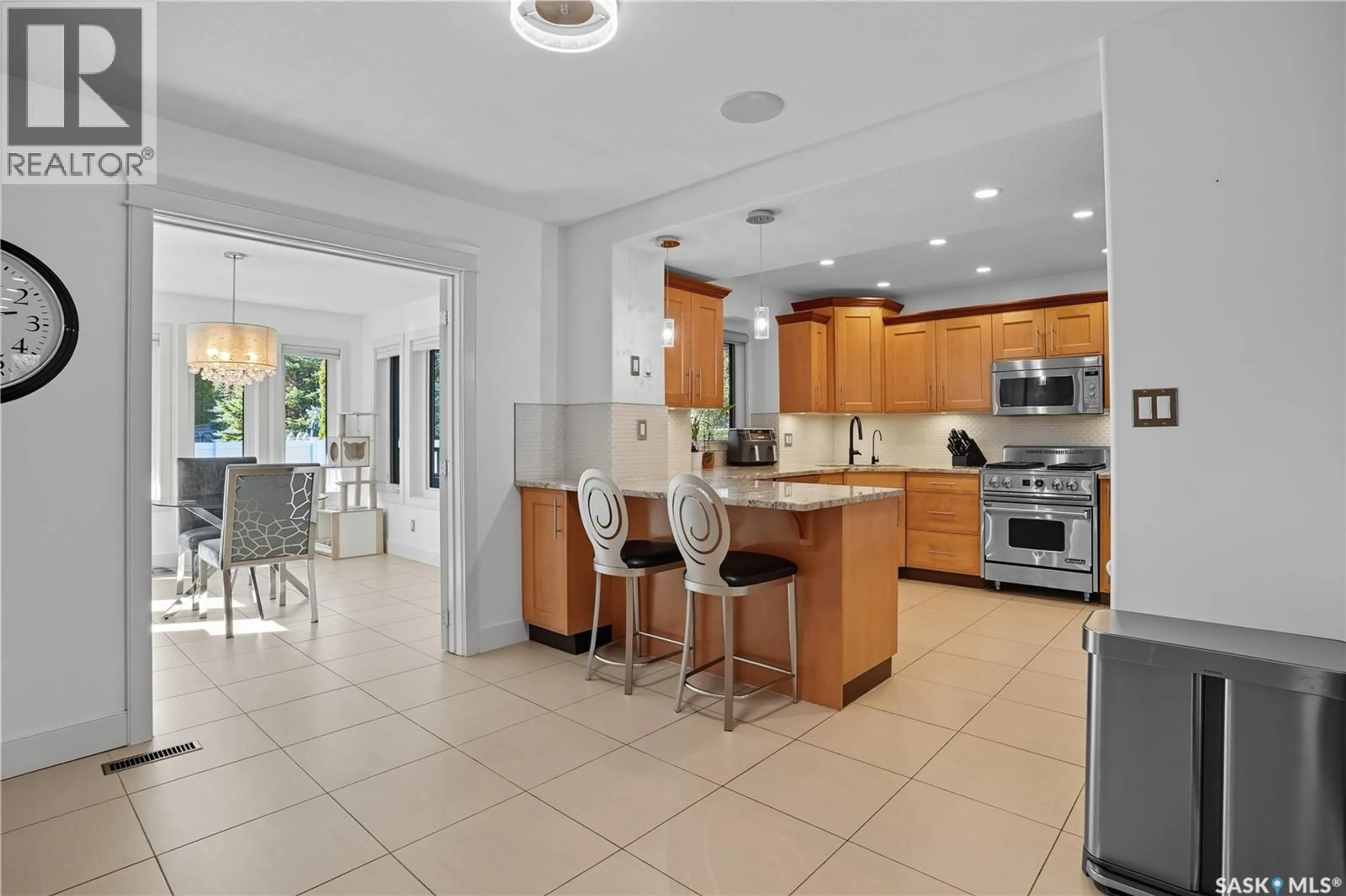 Open concept kitchen, ceramic/tile floor for 34 LESLIE PLACE, Regina Saskatchewan S4S6R2