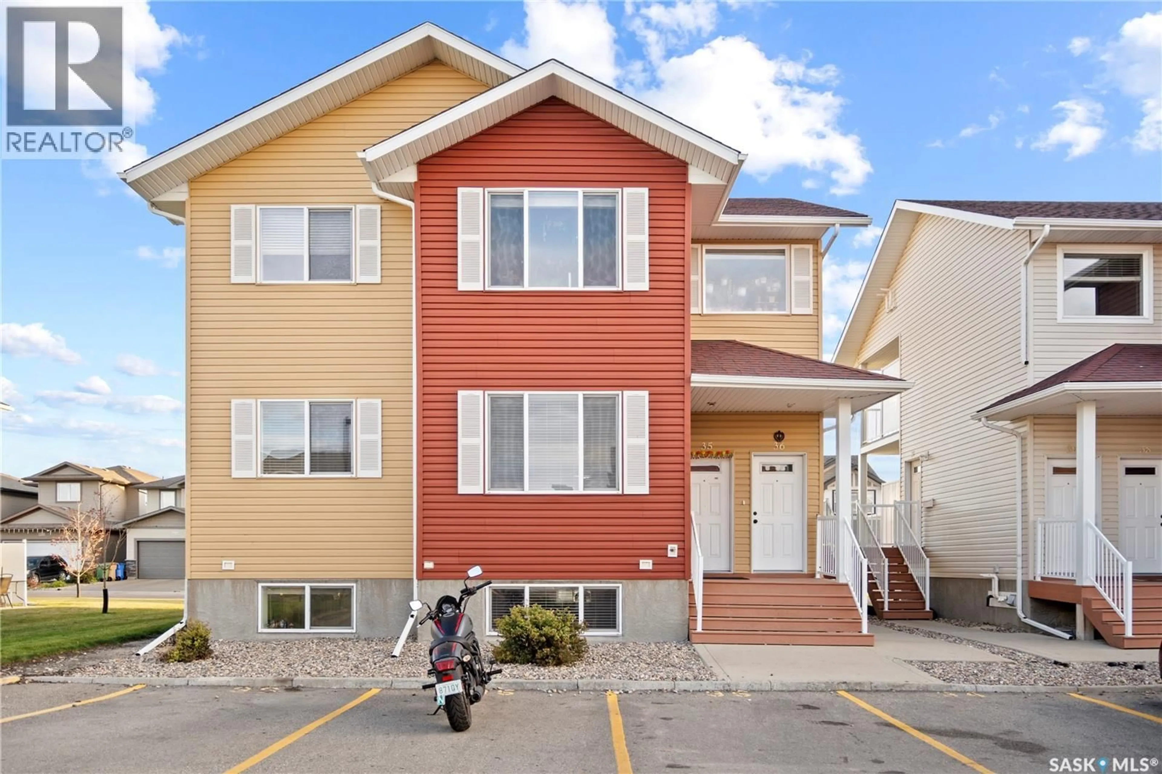 Home with vinyl exterior material, street for 35 - 5004 JAMES HILL ROAD, Regina Saskatchewan S4W0B8
