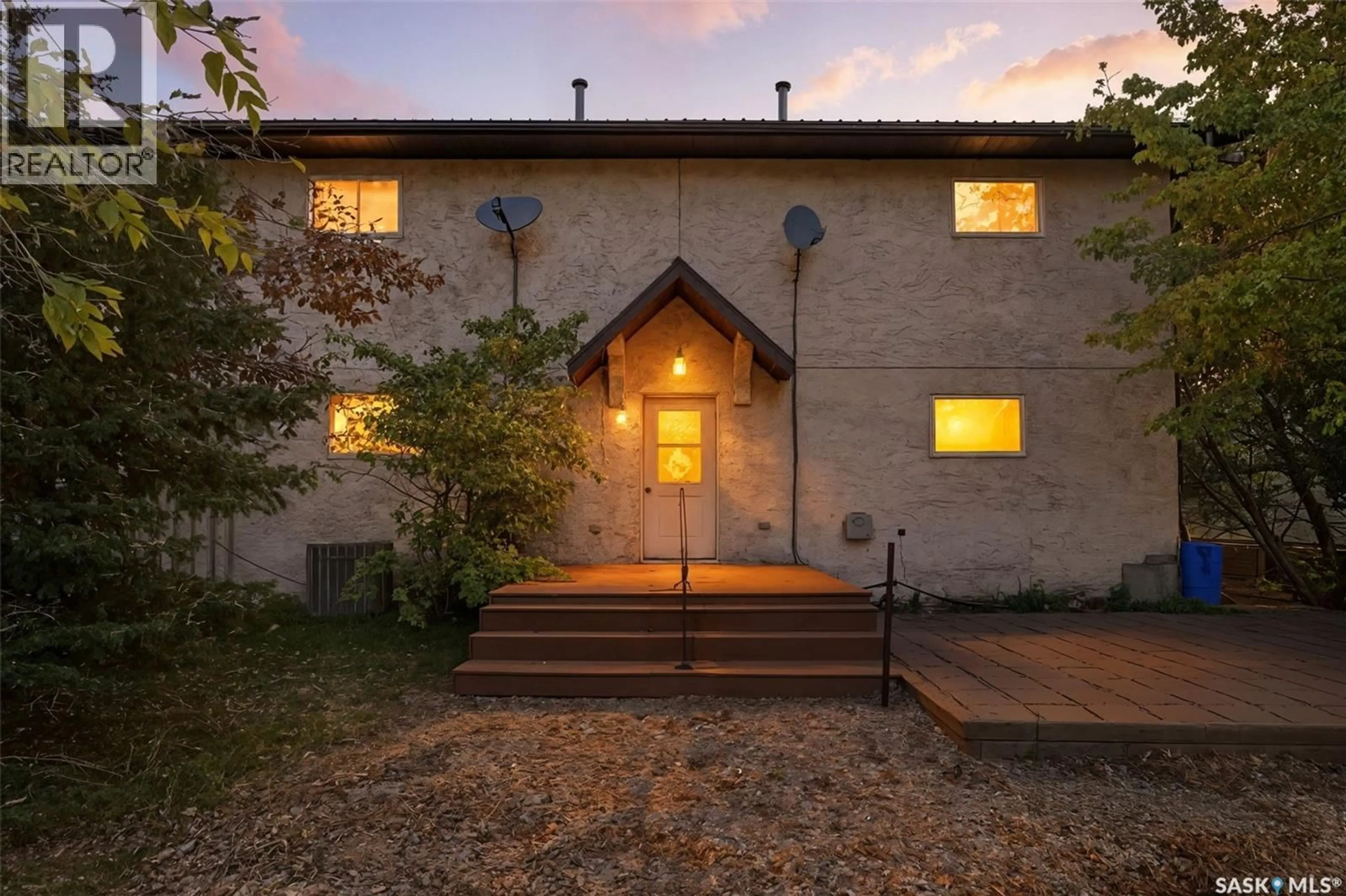 Patio, building for 5 412 LAKE AVENUE, Manitou Beach Saskatchewan S0K4T1