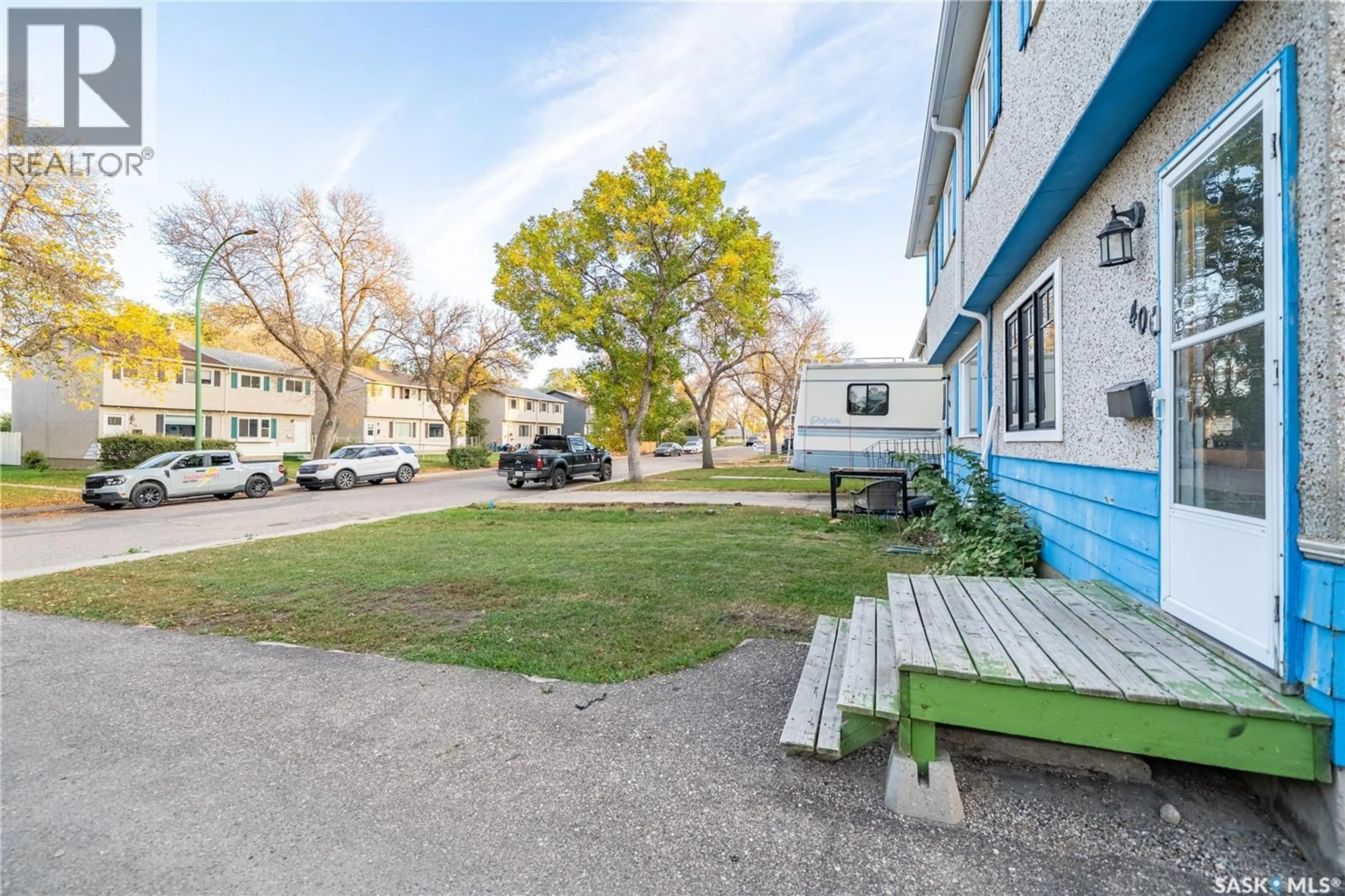 Patio, street for 406 ROYAL STREET, Regina Saskatchewan S4R4Y6