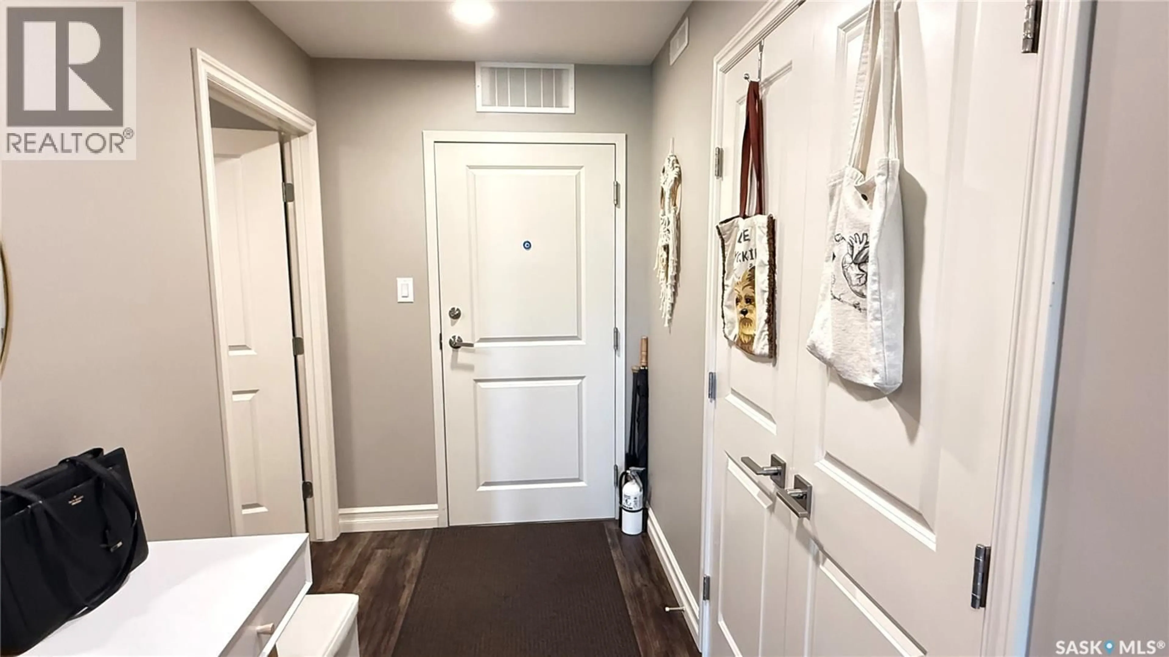 Indoor entryway for 202 1600 1ST STREET E, Prince Albert Saskatchewan S6V1G7