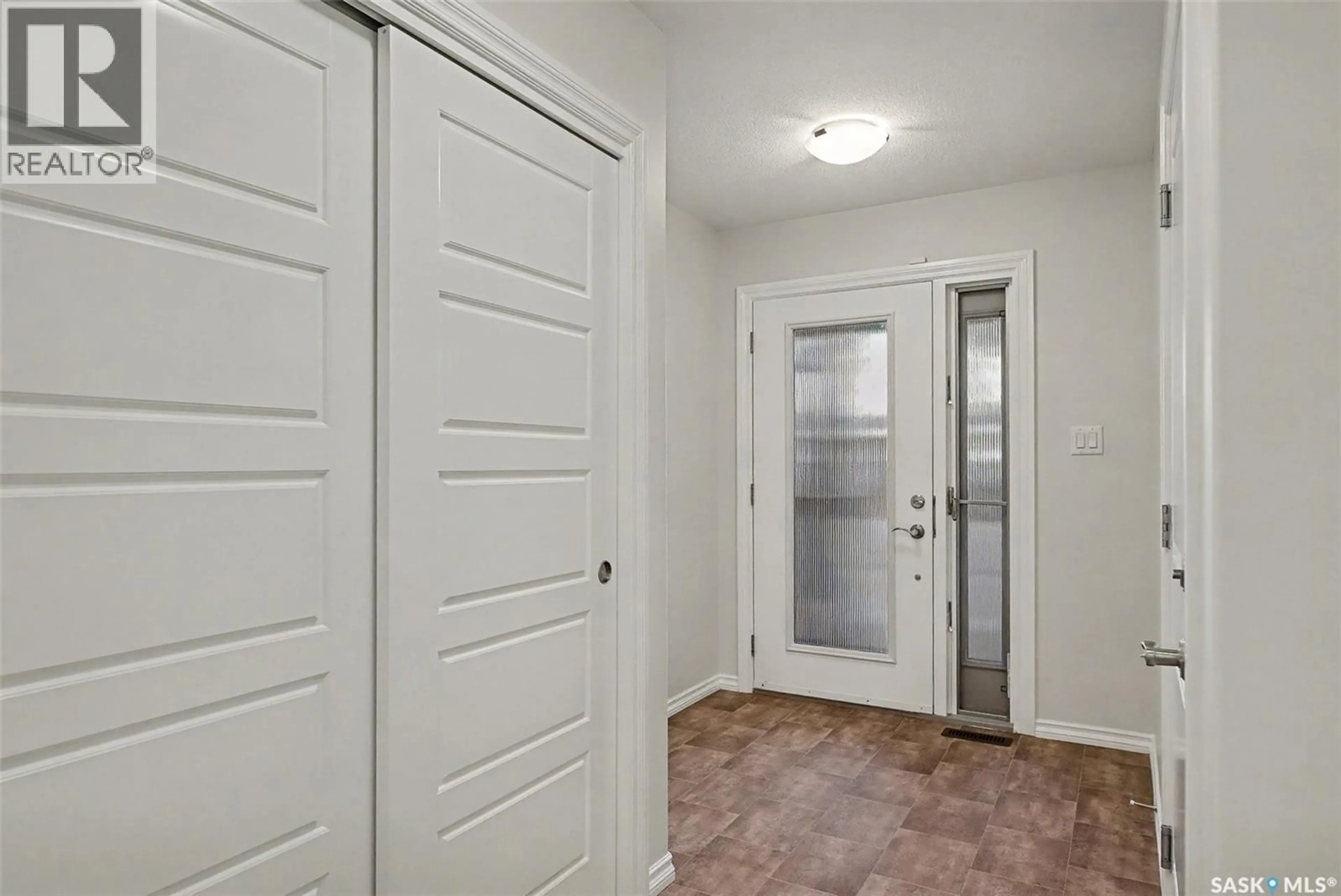 Indoor entryway for 4002 - 236 SANDHILL CRESCENT, Regina Saskatchewan S4V3J1