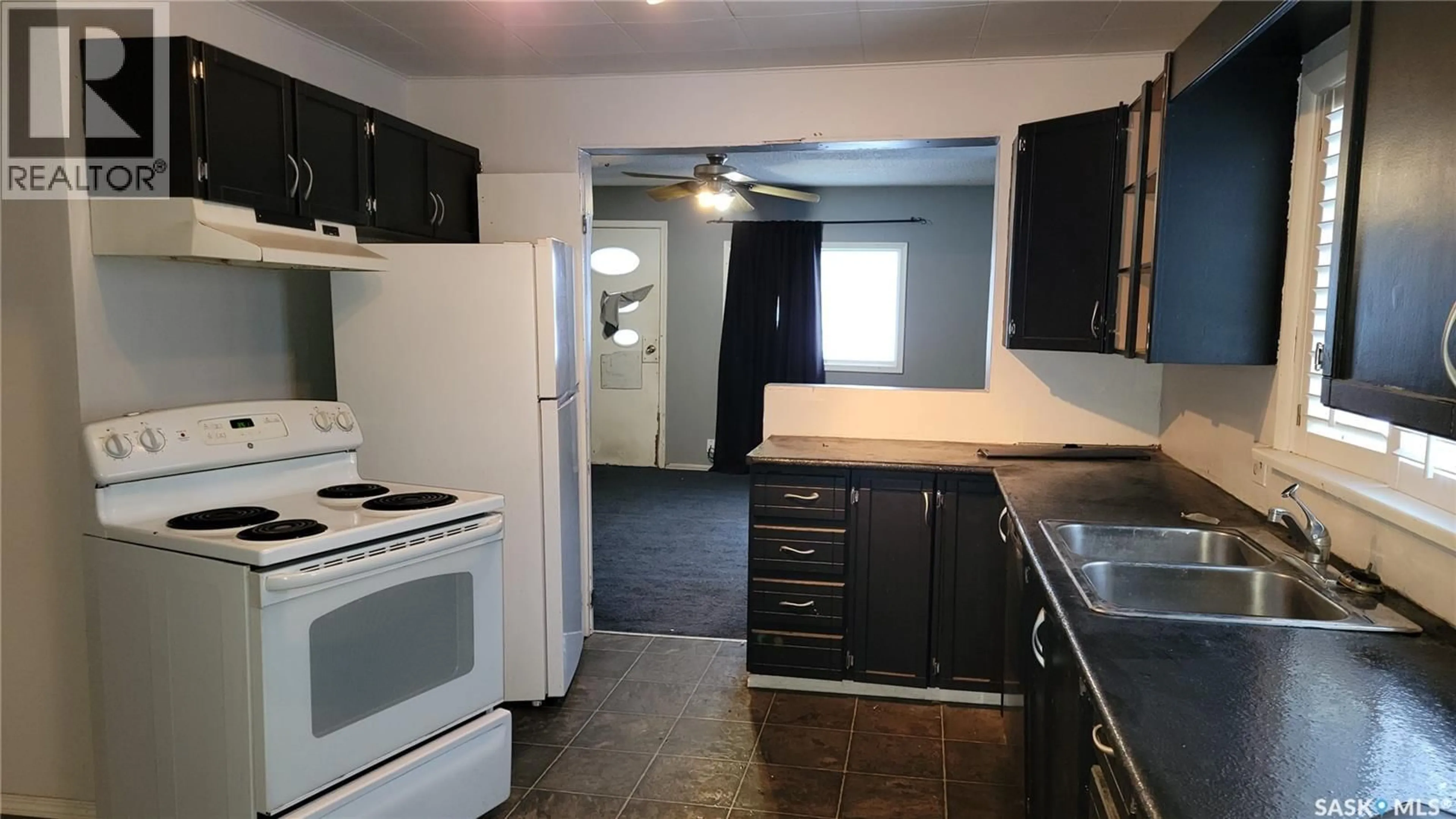 Standard kitchen, unknown for 4906 52ND STREET, Macklin Saskatchewan S0L2C0