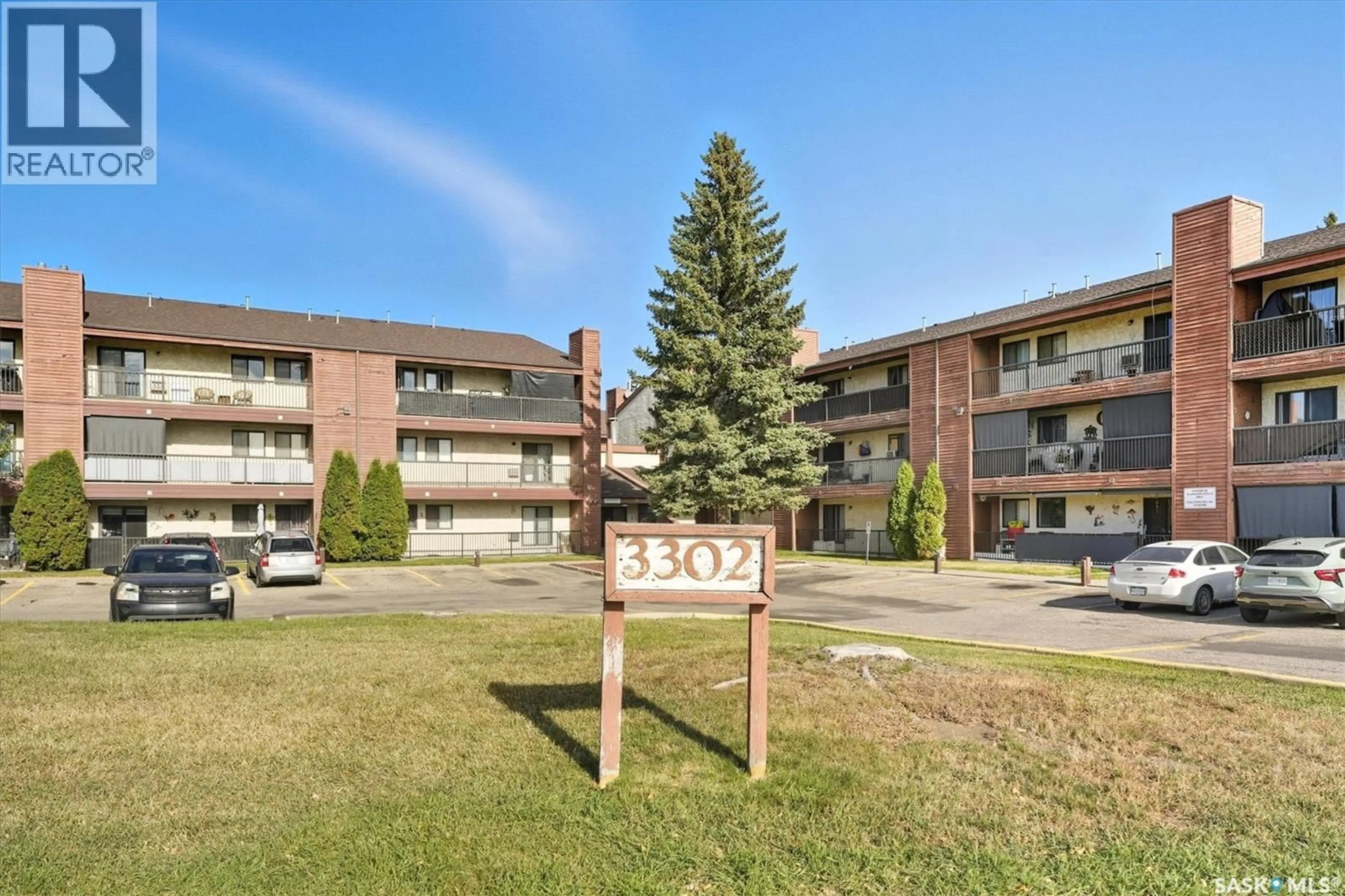 Patio, unknown for 208 - 3302 33RD STREET, Saskatoon Saskatchewan S7L6S5