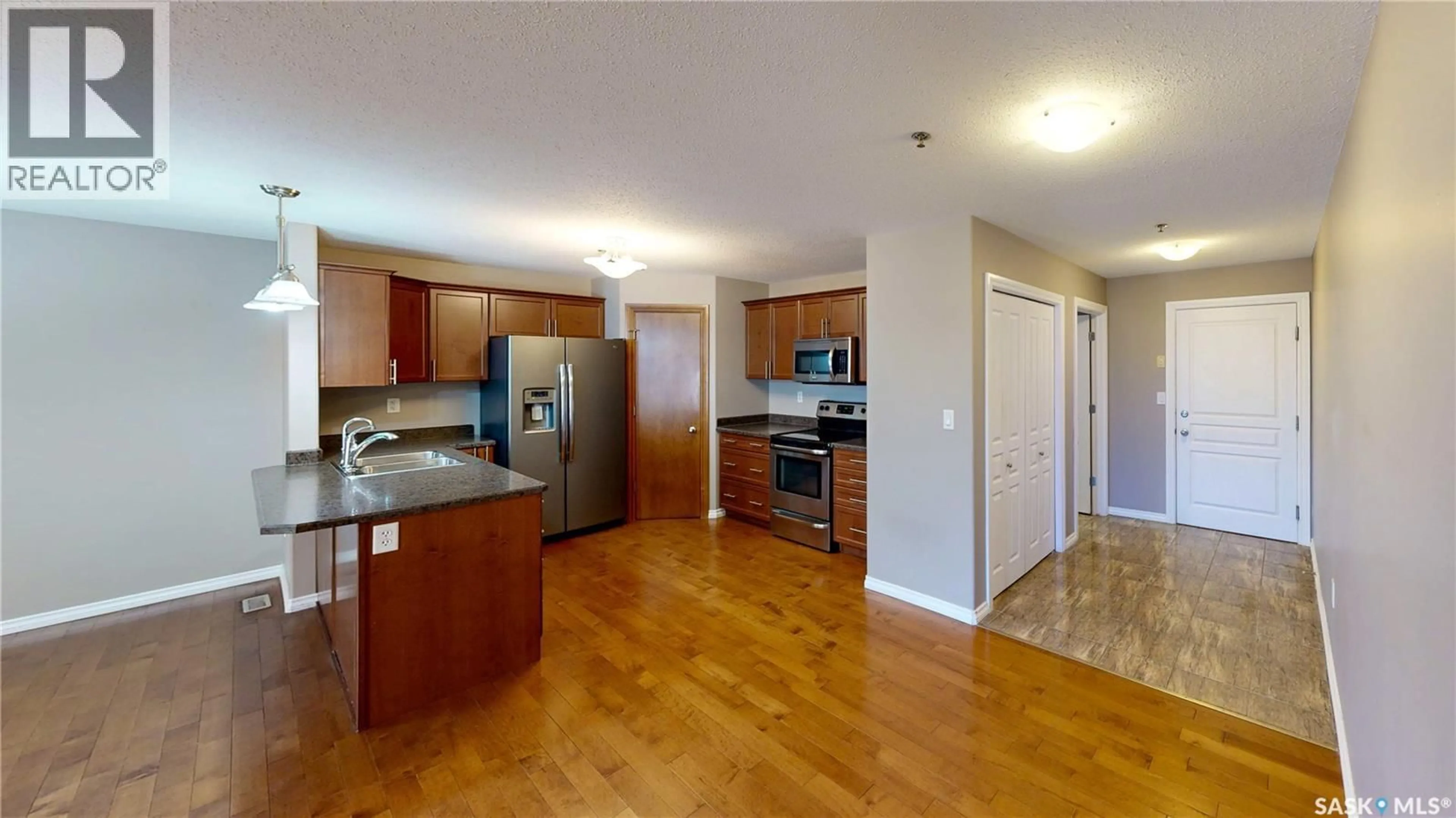 Standard kitchen, wood/laminate floor for 108 - 3730 EASTGATE DRIVE, Regina Saskatchewan S4Z0A1