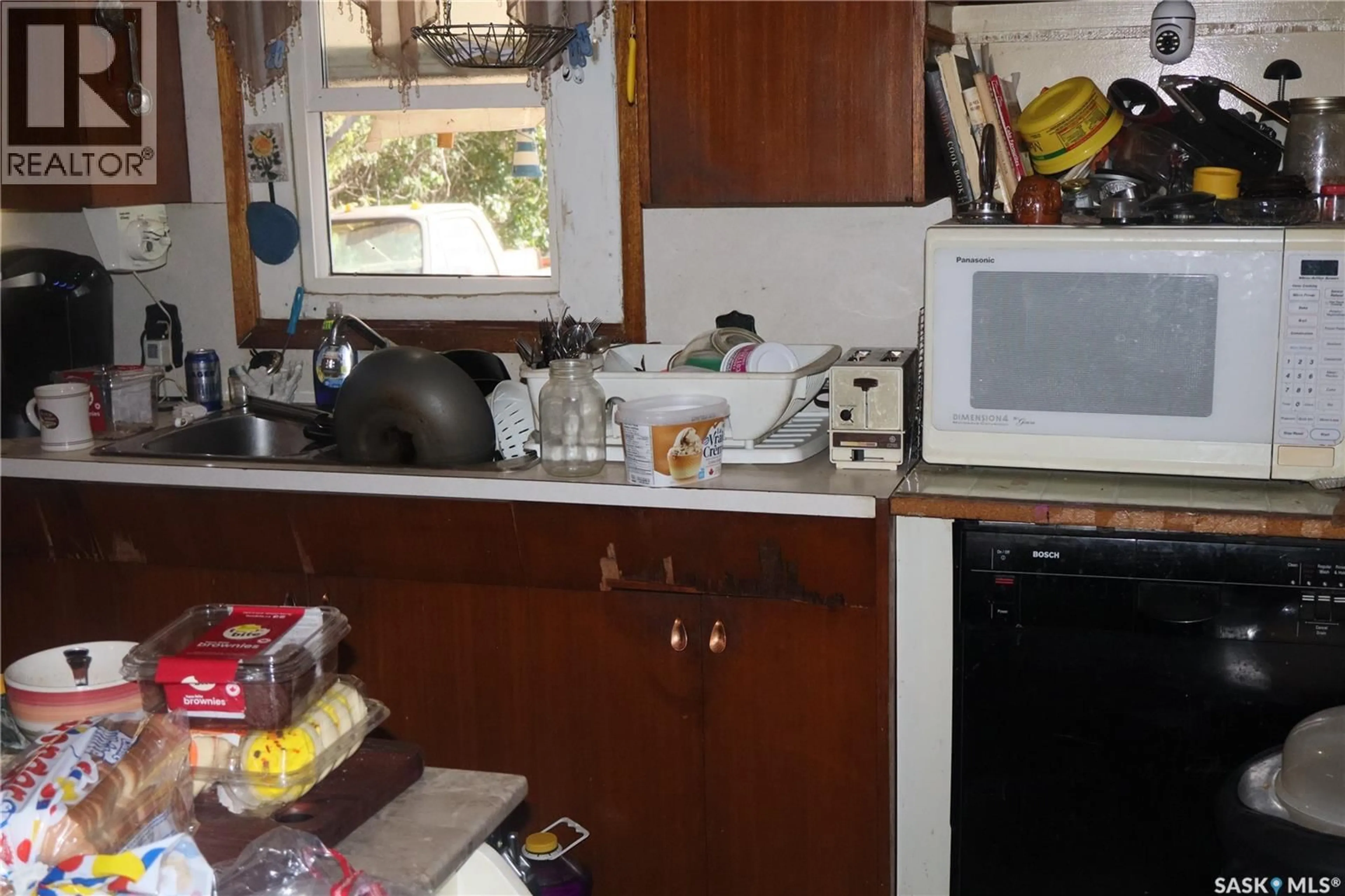 Standard kitchen, unknown for 1009 1ST STREET, Rockglen Saskatchewan S0H3R0