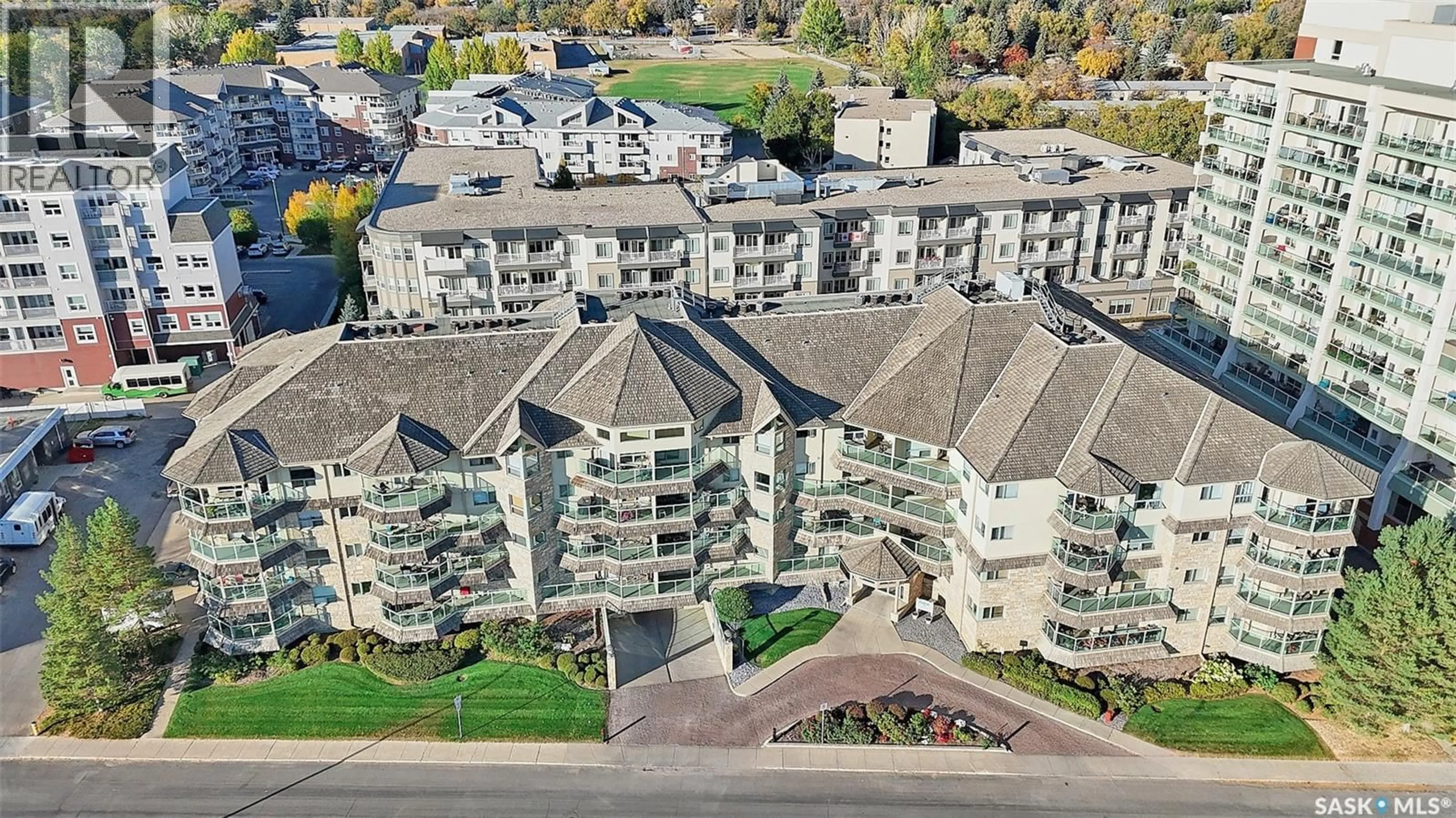 A pic from outside/outdoor area/front of a property/back of a property/a pic from drone, unknown for 412 2213 ADELAIDE STREET E, Saskatoon Saskatchewan S7J0J6