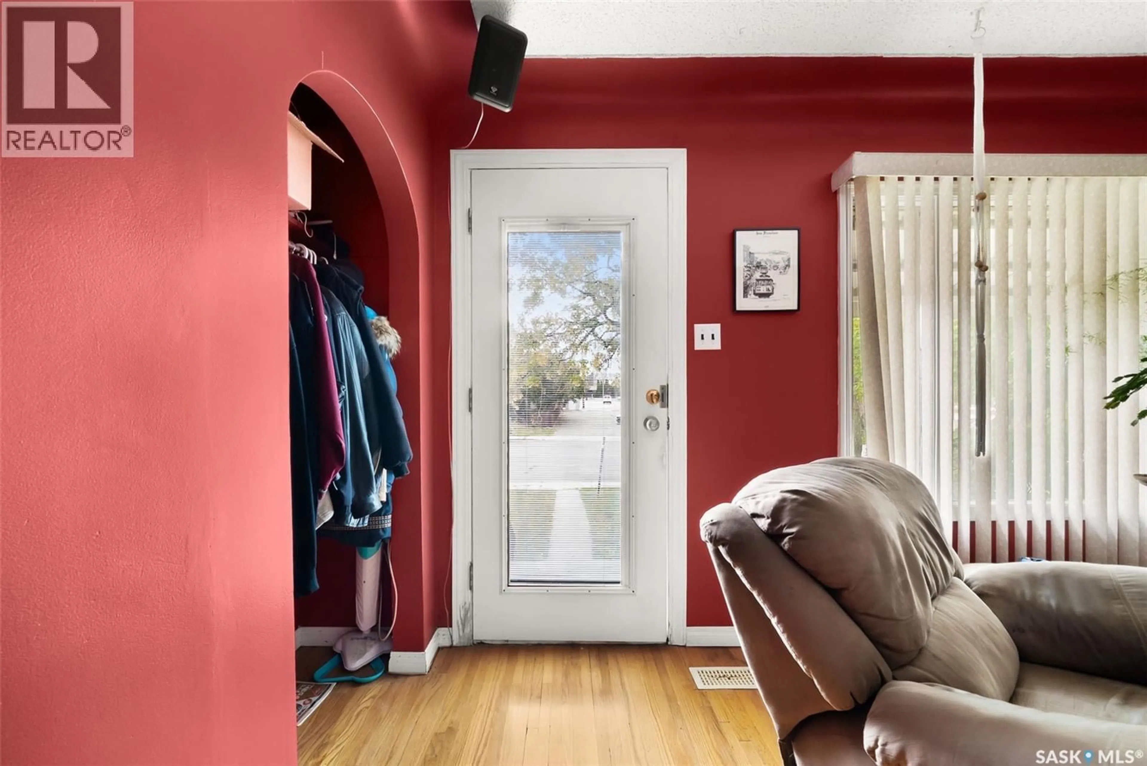 Indoor entryway for 360 ANGUS STREET, Regina Saskatchewan S4R3K6