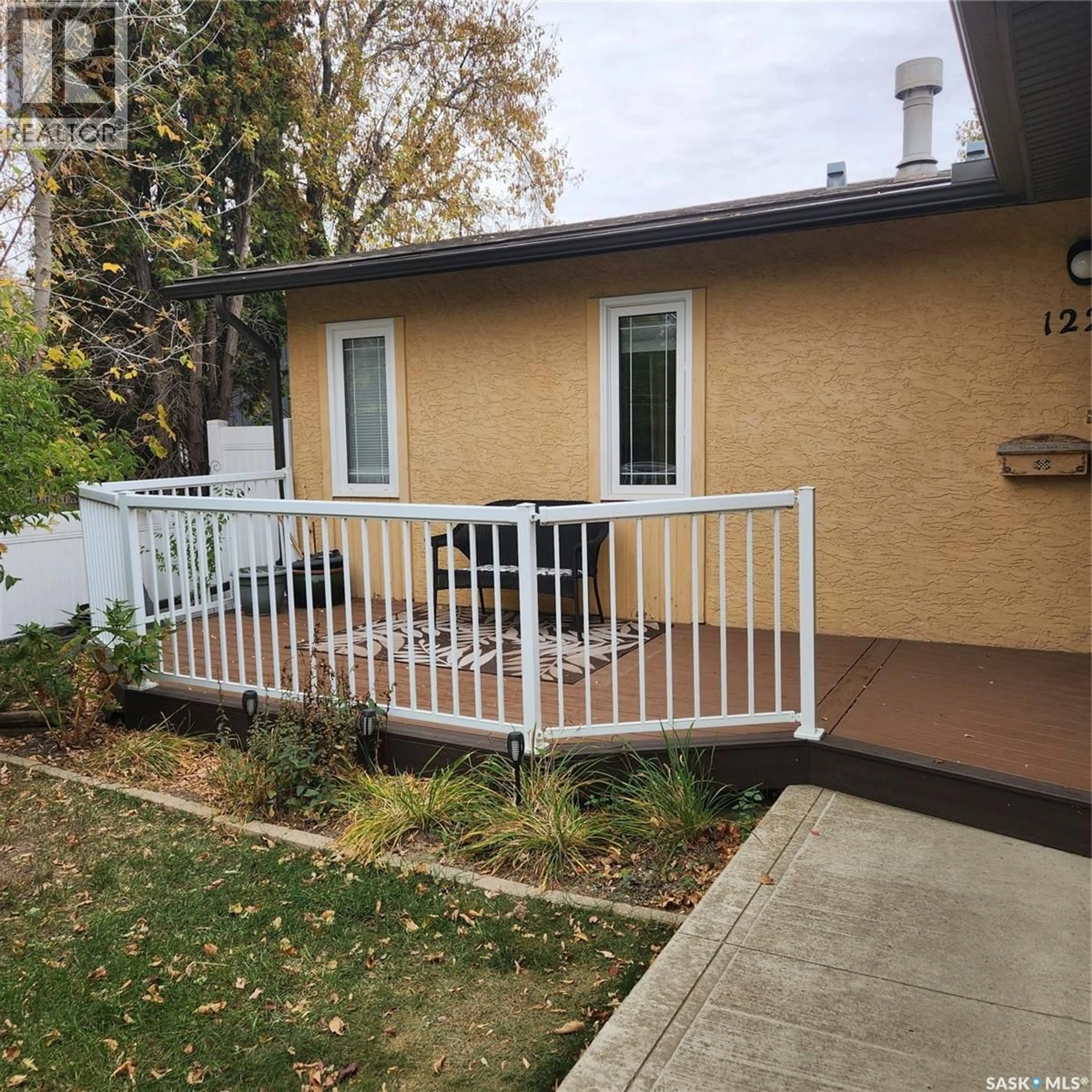 Unknown for 1227 2ND AVENUE, Moose Jaw Saskatchewan S6H3R7