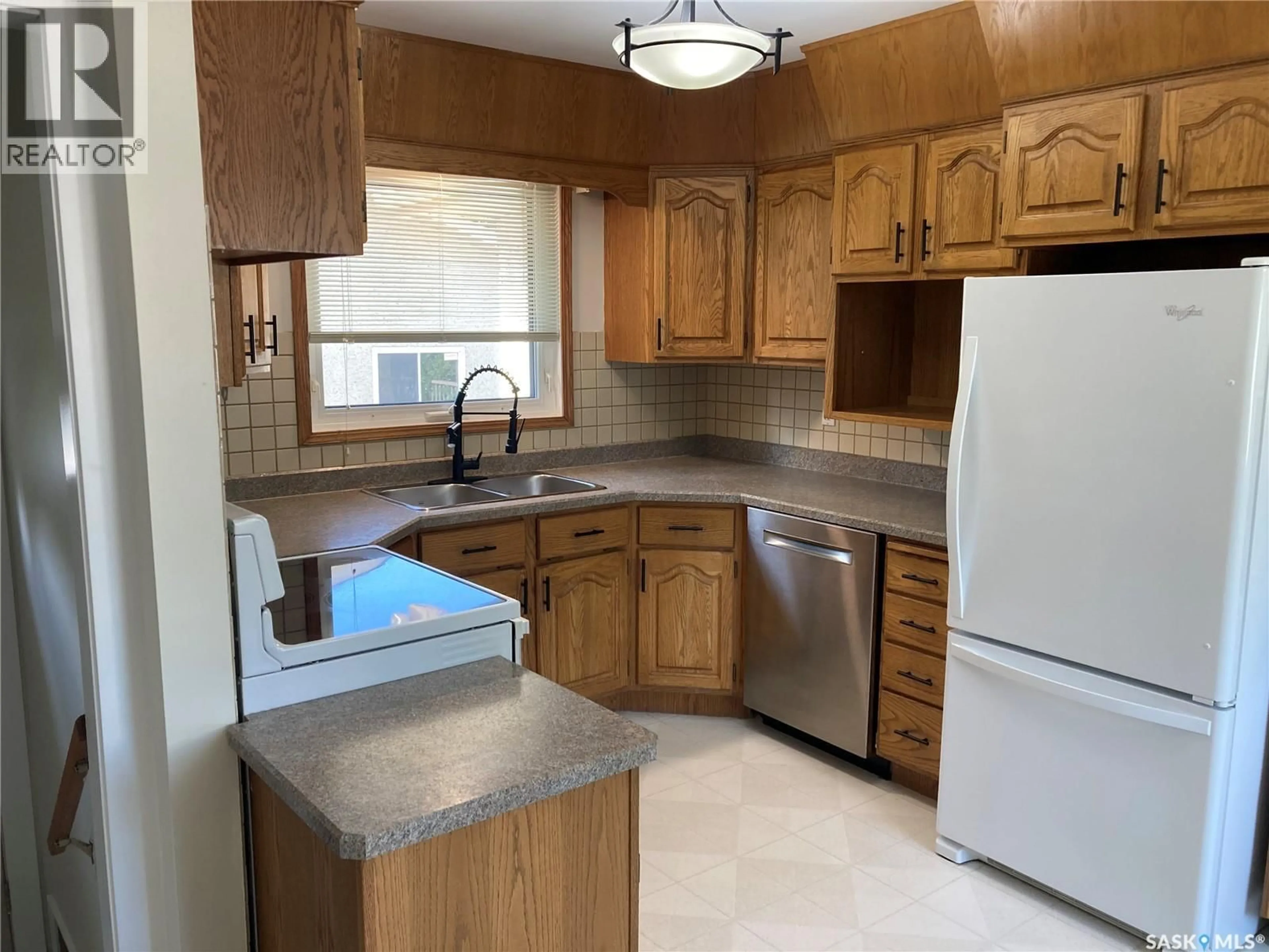 Standard kitchen, ceramic/tile floor for 6 NOBLE CRESCENT, Saskatoon Saskatchewan S7K1B7