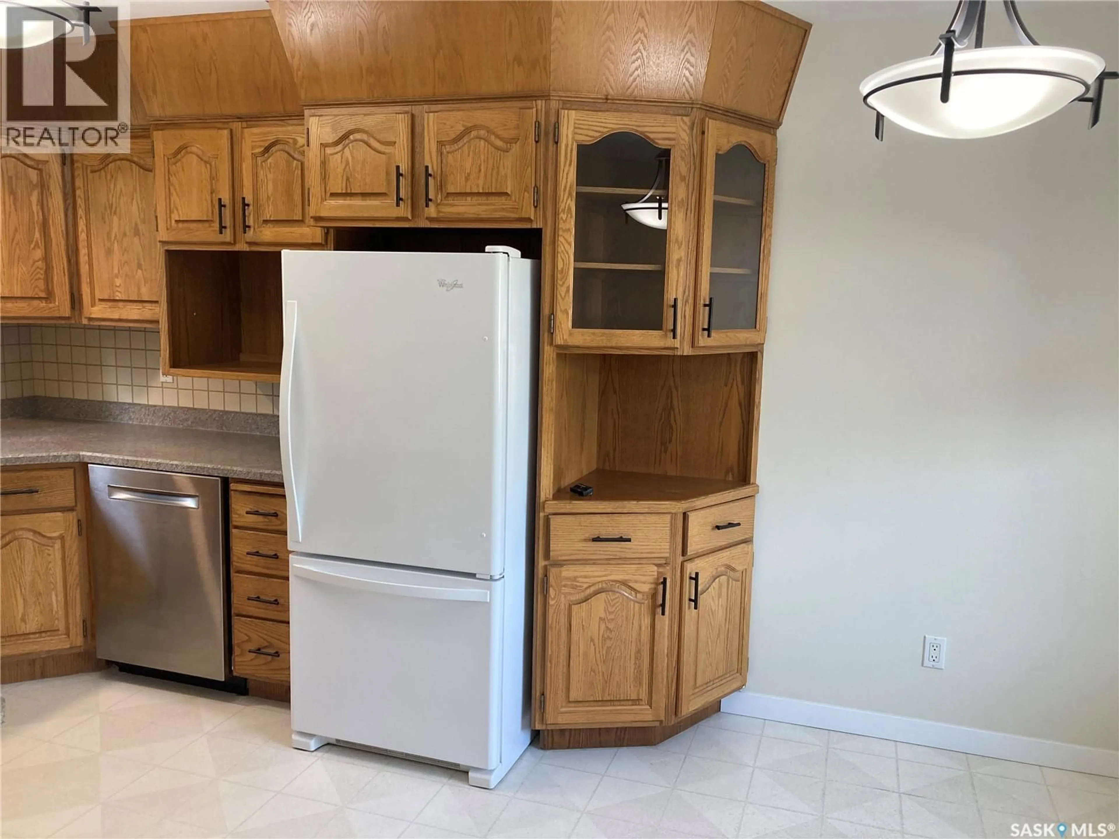 Standard kitchen, ceramic/tile floor for 6 NOBLE CRESCENT, Saskatoon Saskatchewan S7K1B7