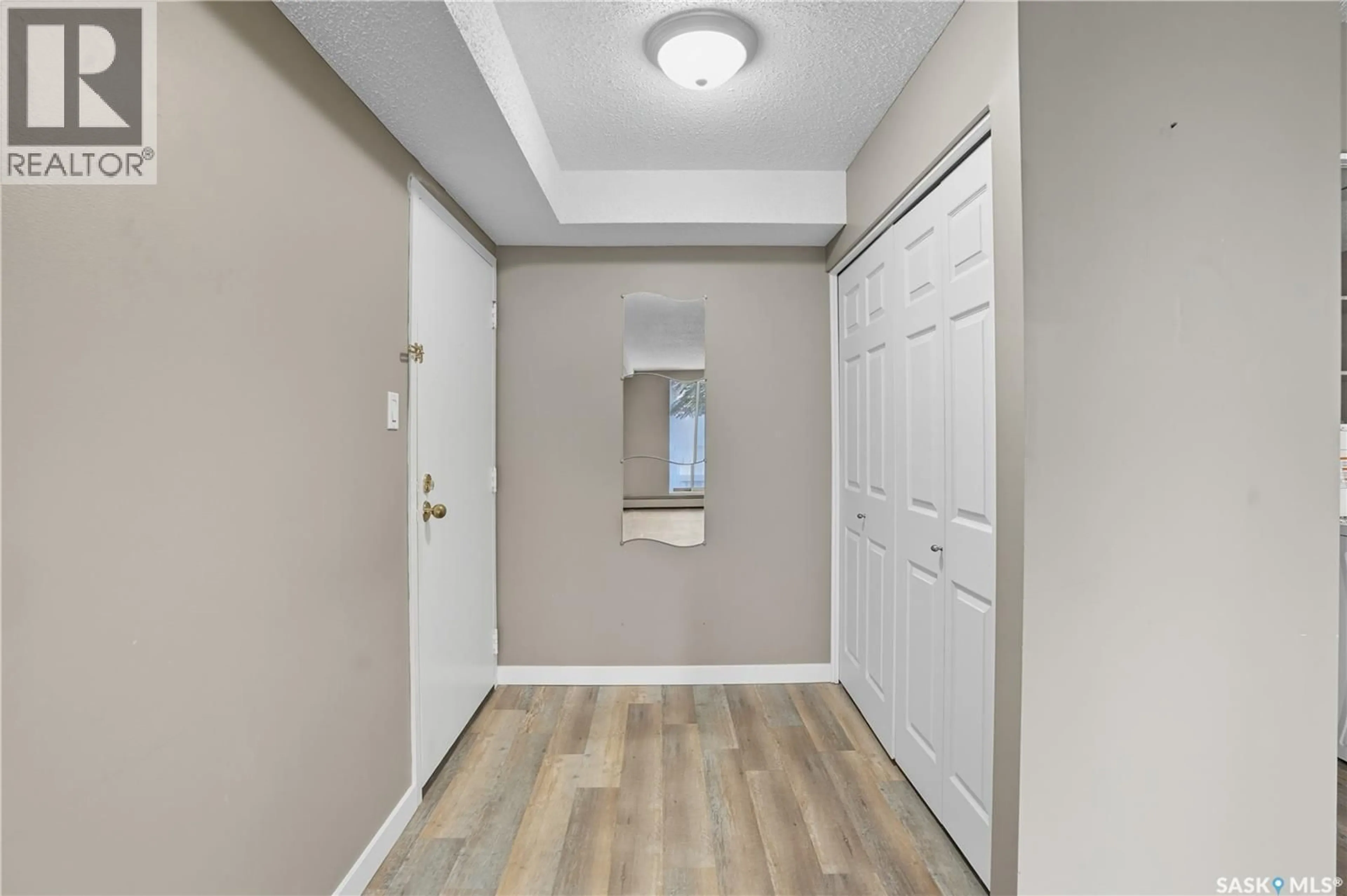 Indoor entryway for 309B - 107 CREE CRESCENT, Saskatoon Saskatchewan S7K7Y3