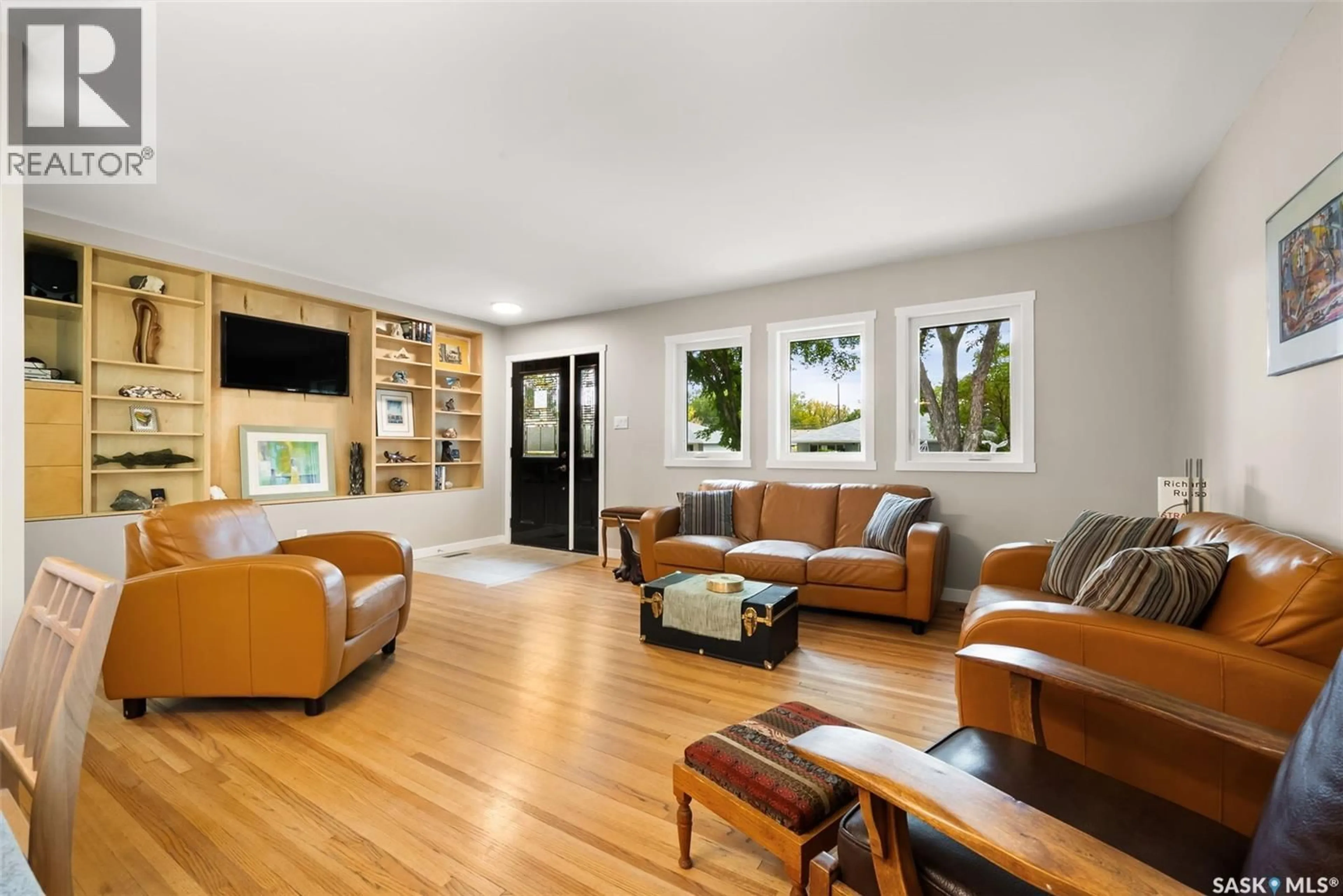 Living room with furniture, unknown for 118 LANGLEY STREET, Regina Saskatchewan S4S3V8