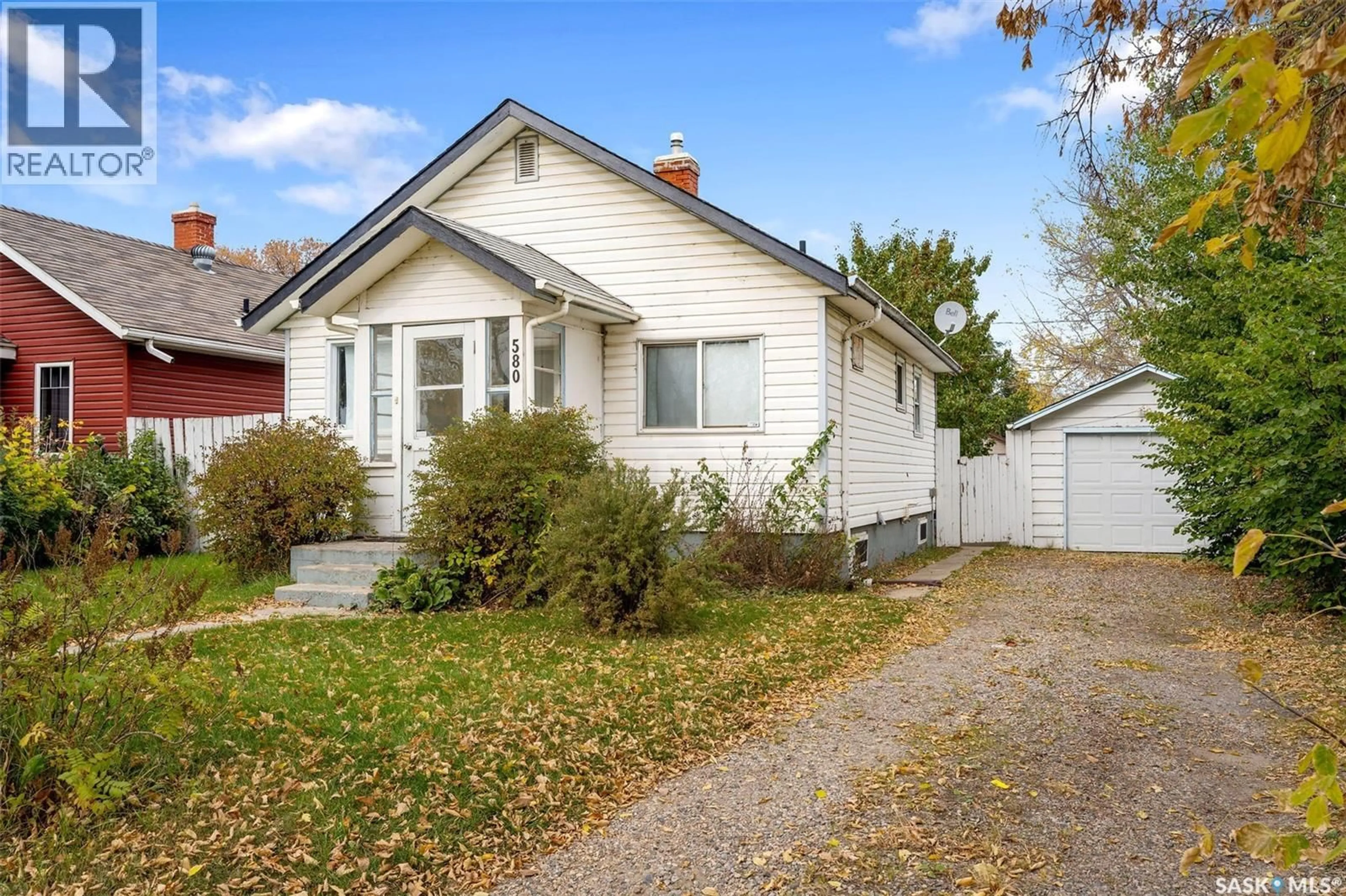 Home with vinyl exterior material, street for 580 11TH STREET, Prince Albert Saskatchewan S6V1A9