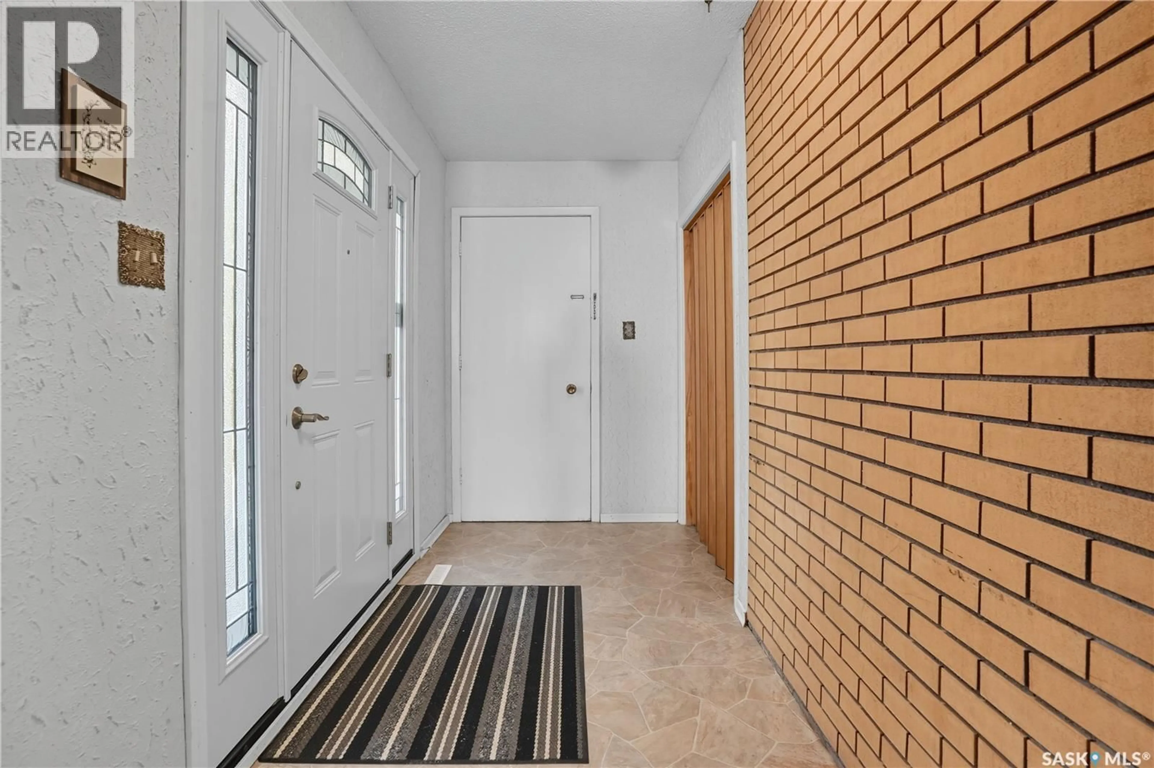 Indoor entryway for 4624 MCTAVISH STREET, Regina Saskatchewan S4S3N2