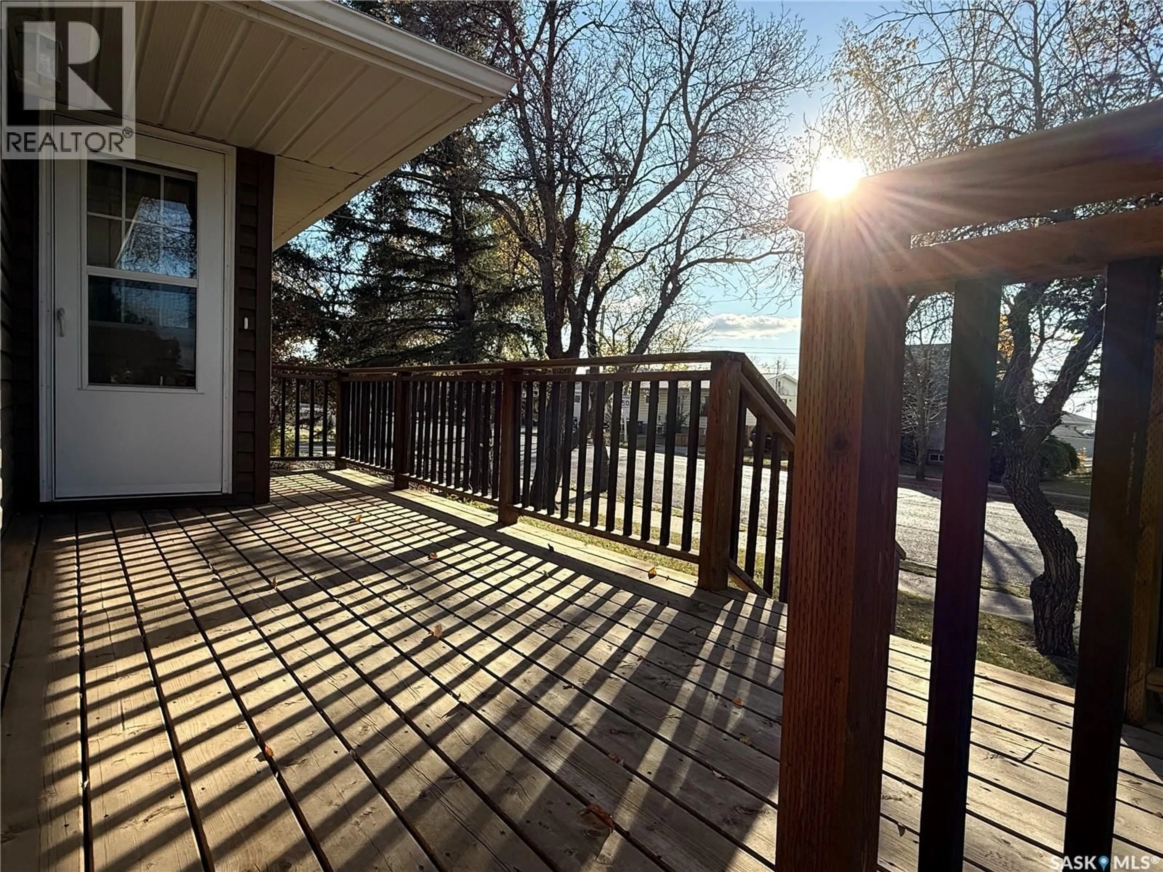 Patio, unknown for 304 GOVERNMENT ROAD, Weyburn Saskatchewan S4H2A8