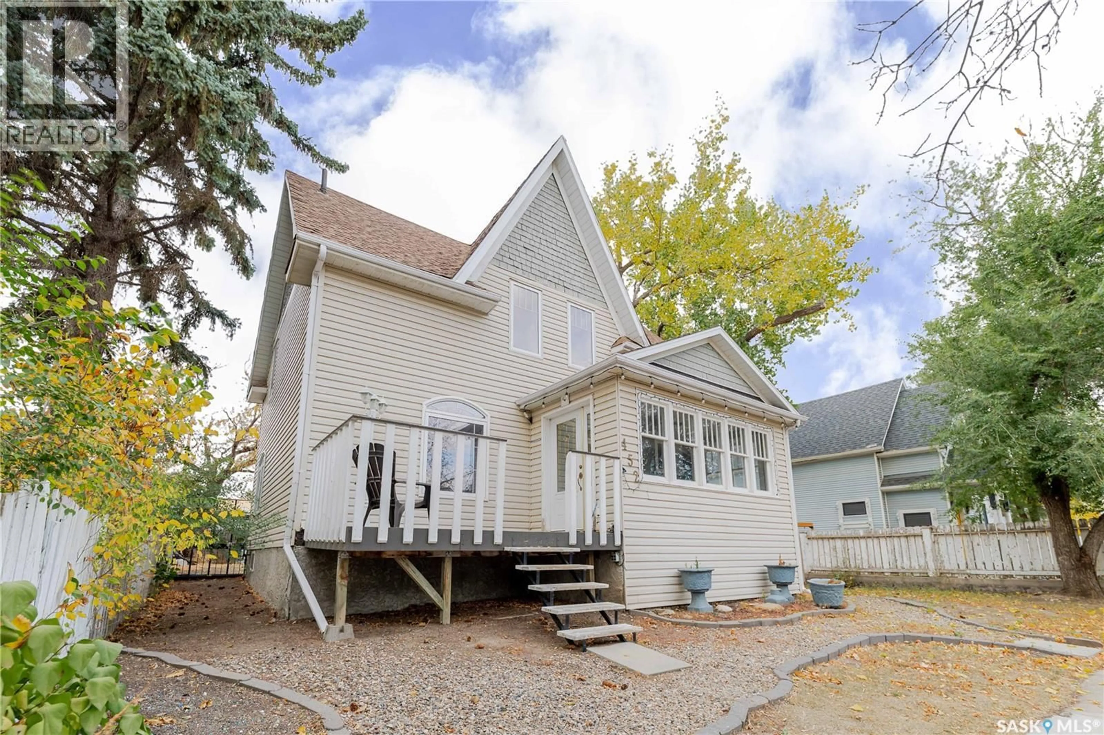 Home with vinyl exterior material, street for E - 452 STADACONA STREET, Moose Jaw Saskatchewan S6H0J8