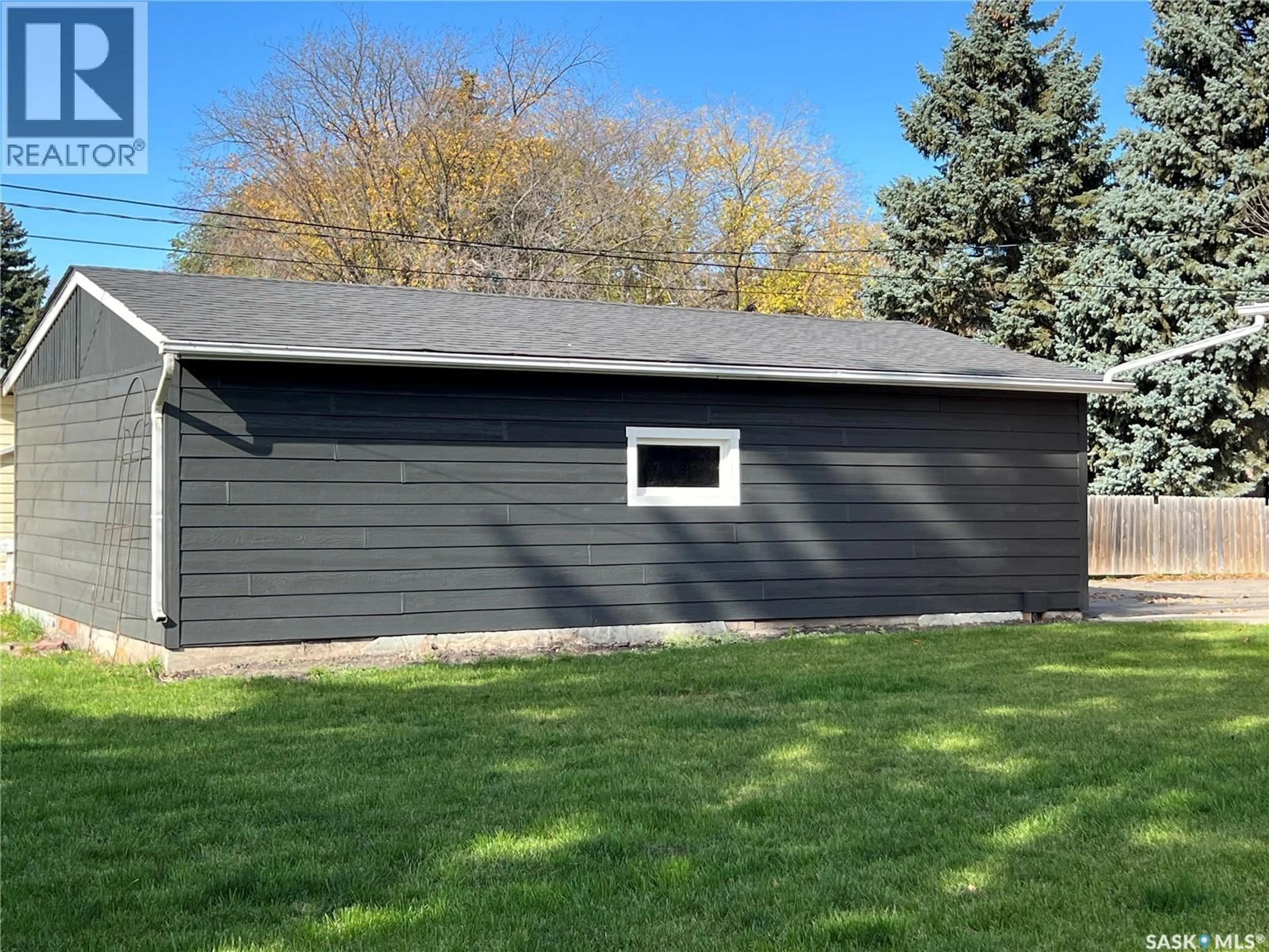 Shed for 1121 ASQUITH DRIVE, Esterhazy Saskatchewan S0A0X0