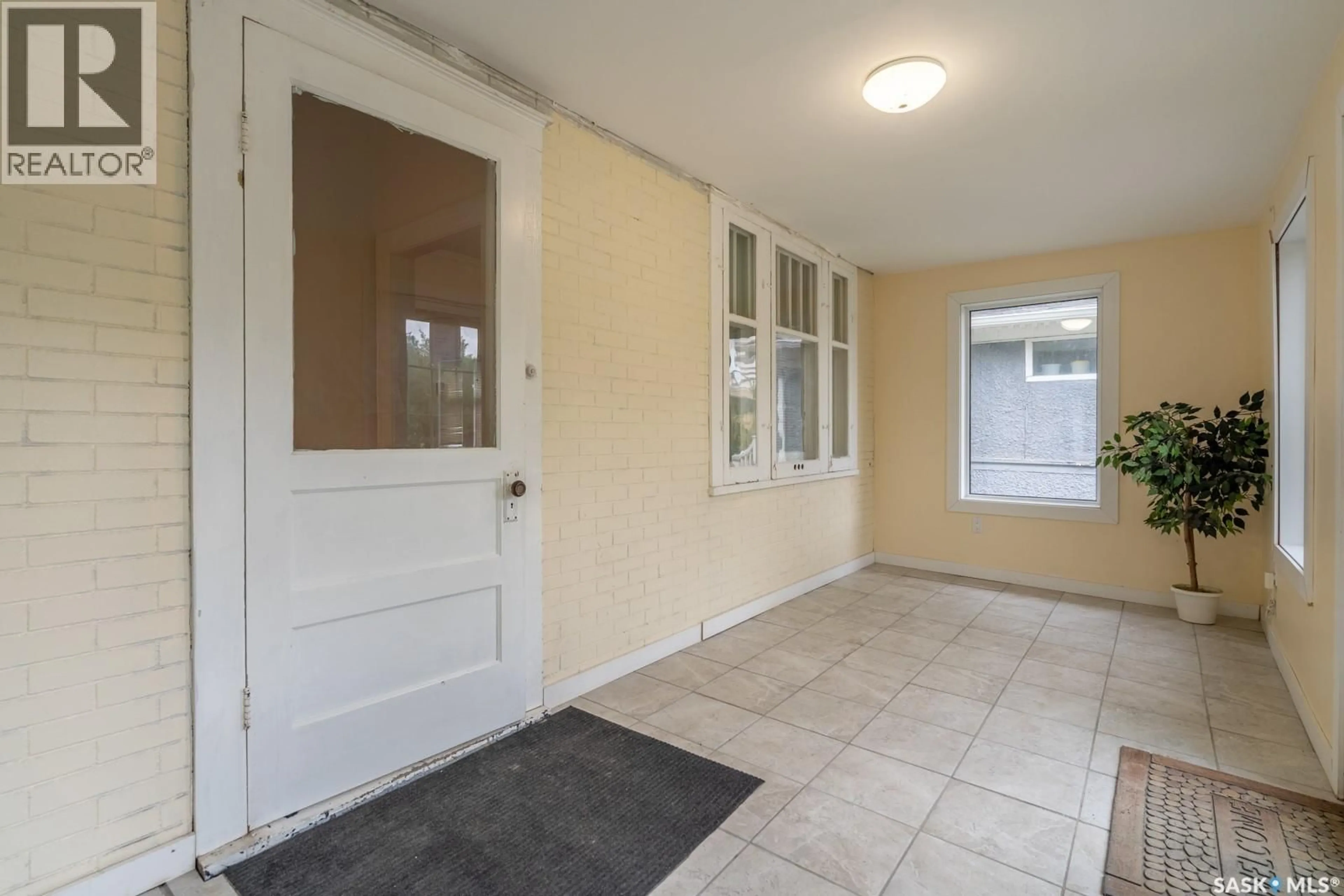 Unknown for 1535 VICTORIA AVENUE, Regina Saskatchewan S4P0P6