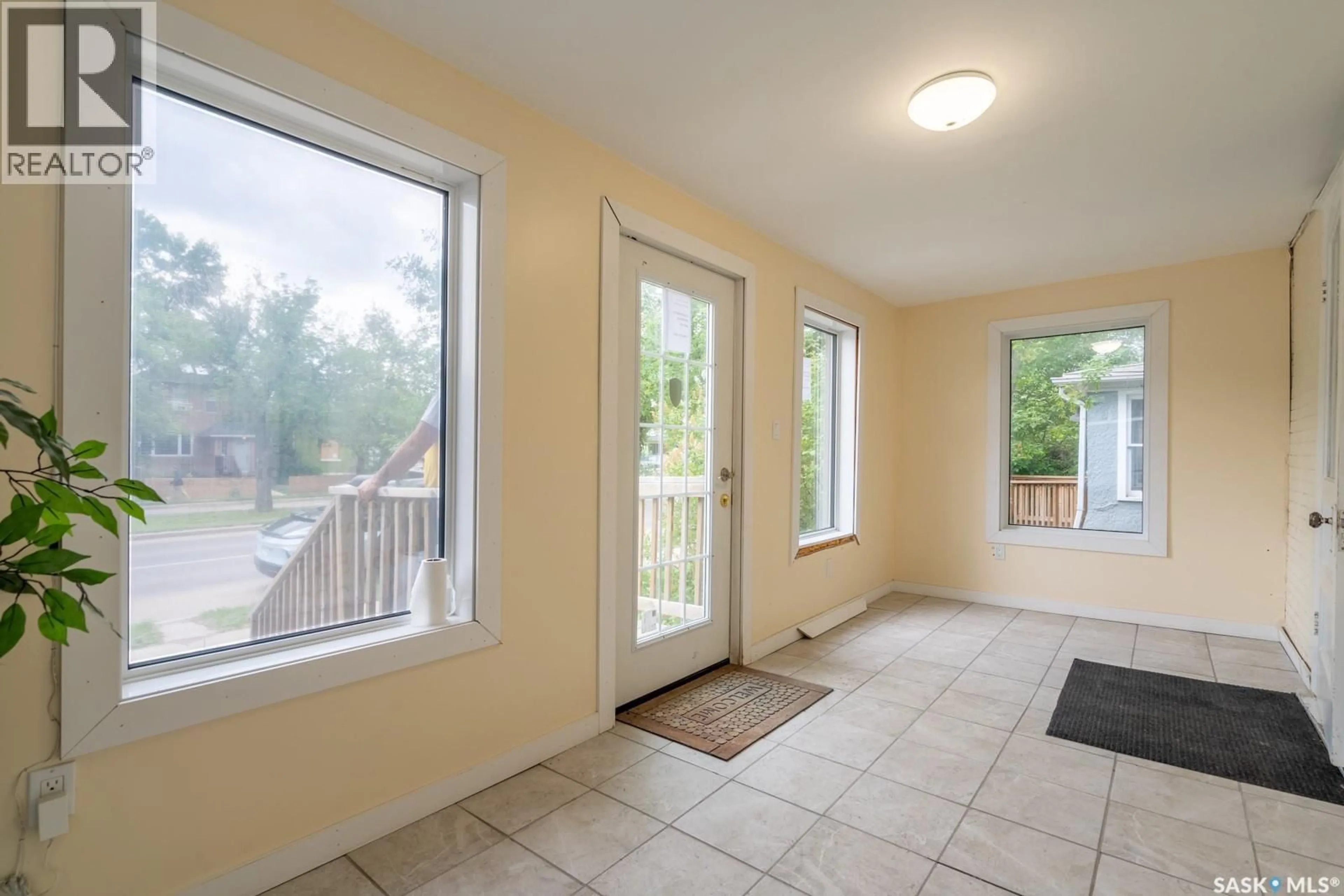 Unknown for 1535 VICTORIA AVENUE, Regina Saskatchewan S4P0P6