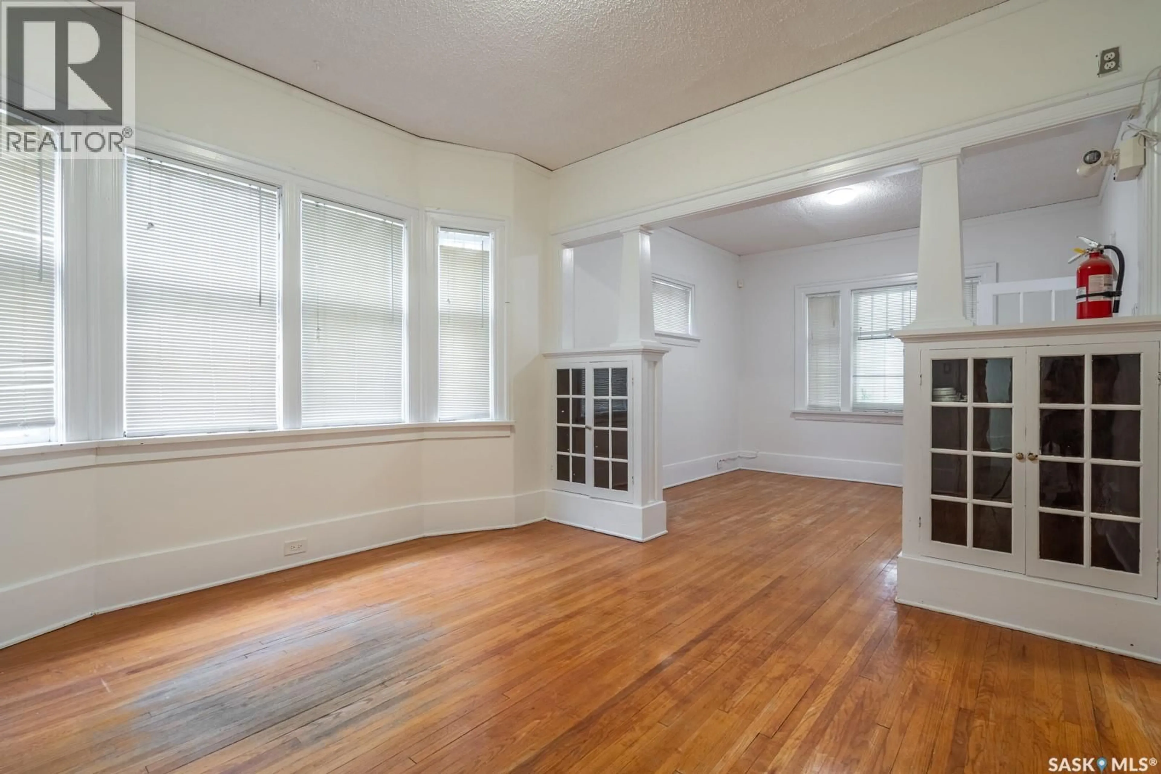 A pic of a room for 1535 VICTORIA AVENUE, Regina Saskatchewan S4P0P6