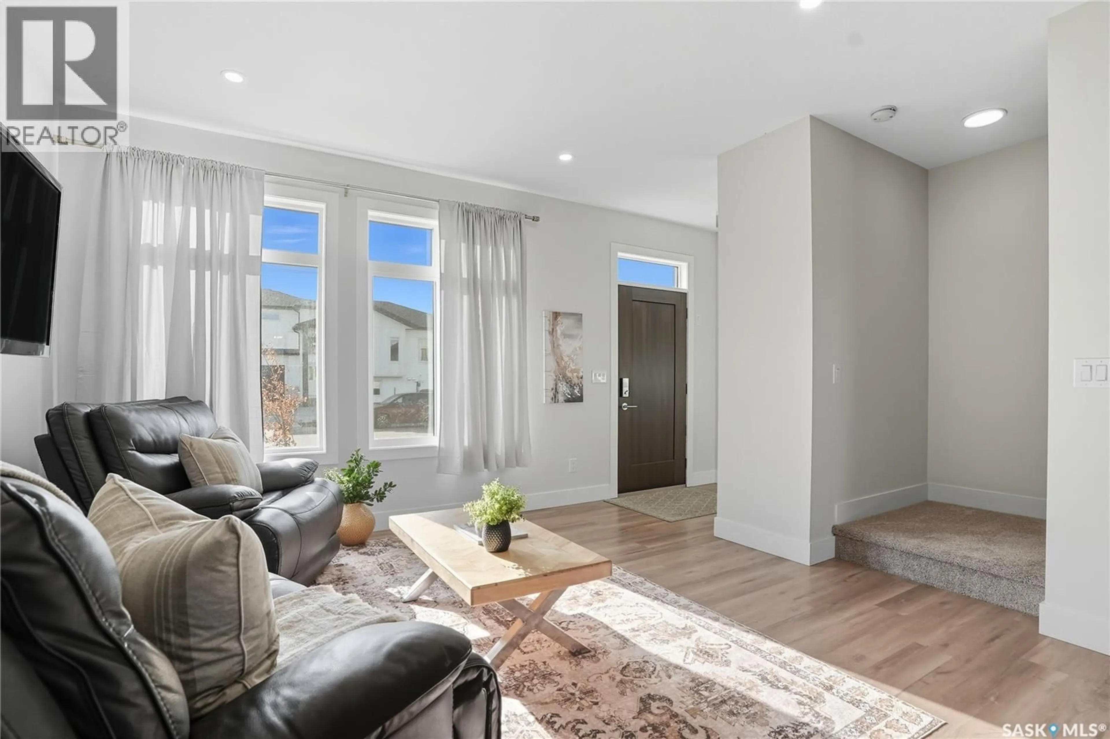 Indoor entryway for 723 HENRY DAYDAY ROAD, Saskatoon Saskatchewan S7W1H5
