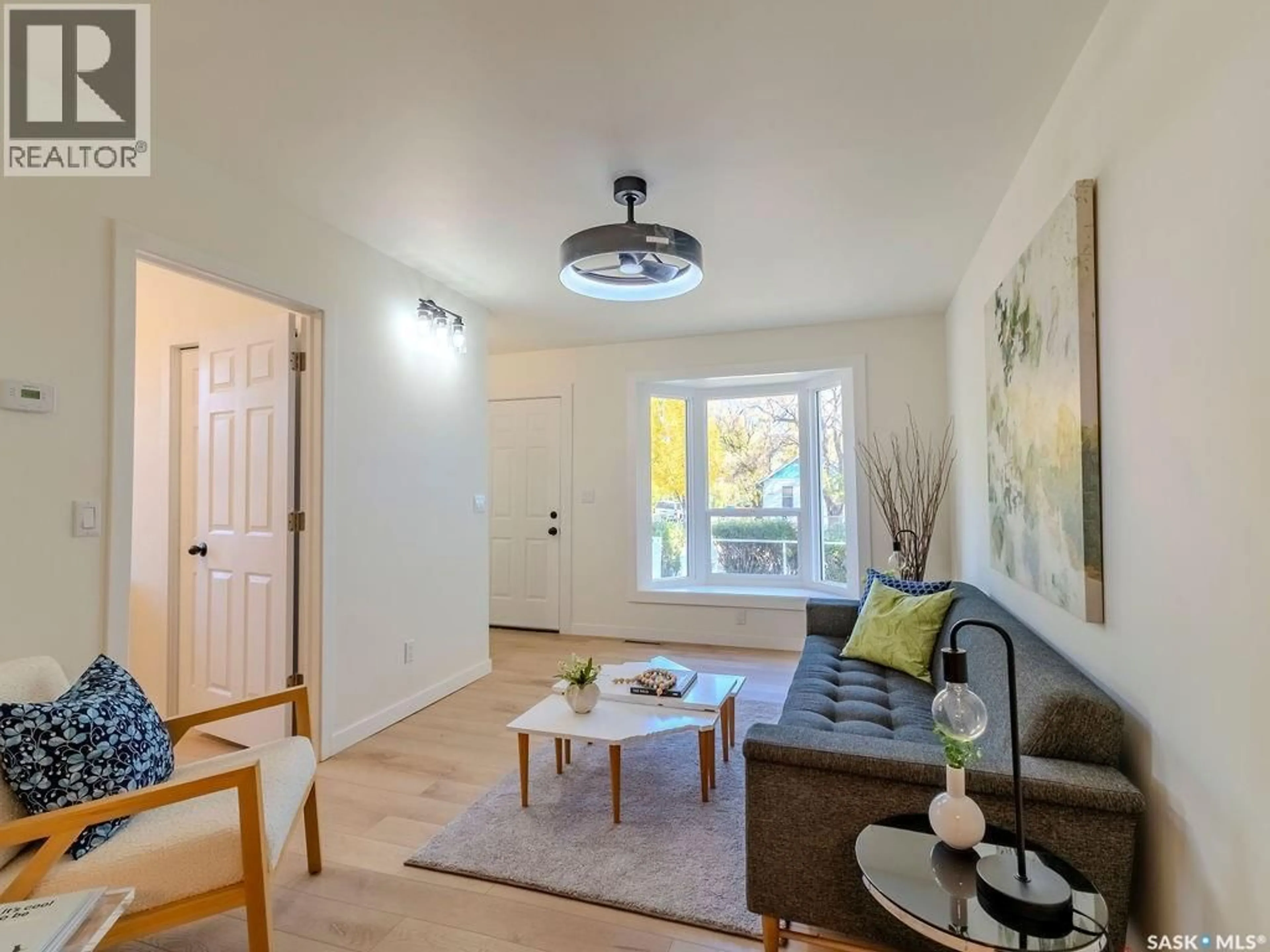 Living room with furniture, unknown for 1423 6TH AVENUE, Saskatoon Saskatchewan S7H0S4