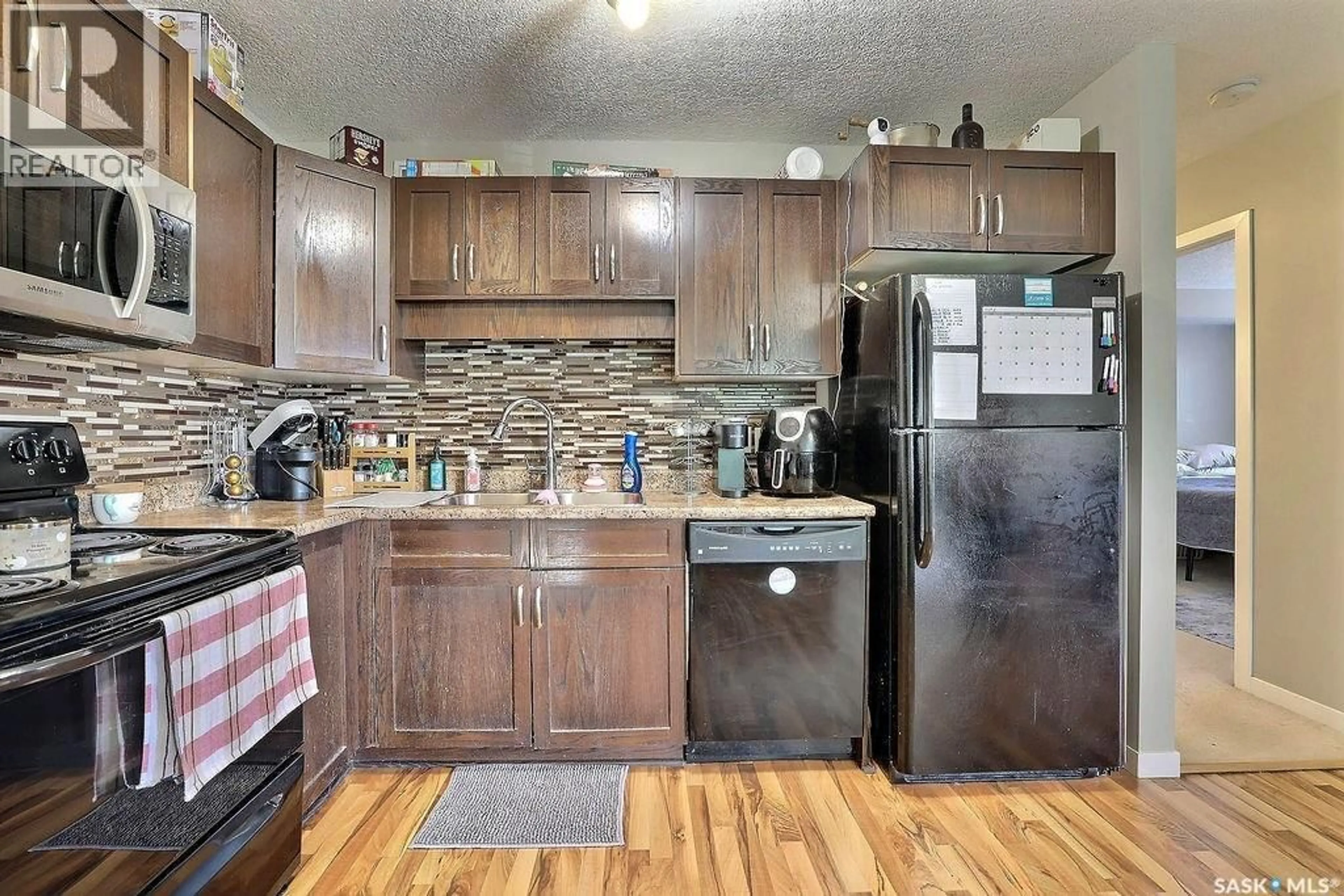 Standard kitchen, unknown for 71 - 5537 BLAKE CRESCENT, Regina Saskatchewan S4X0J1