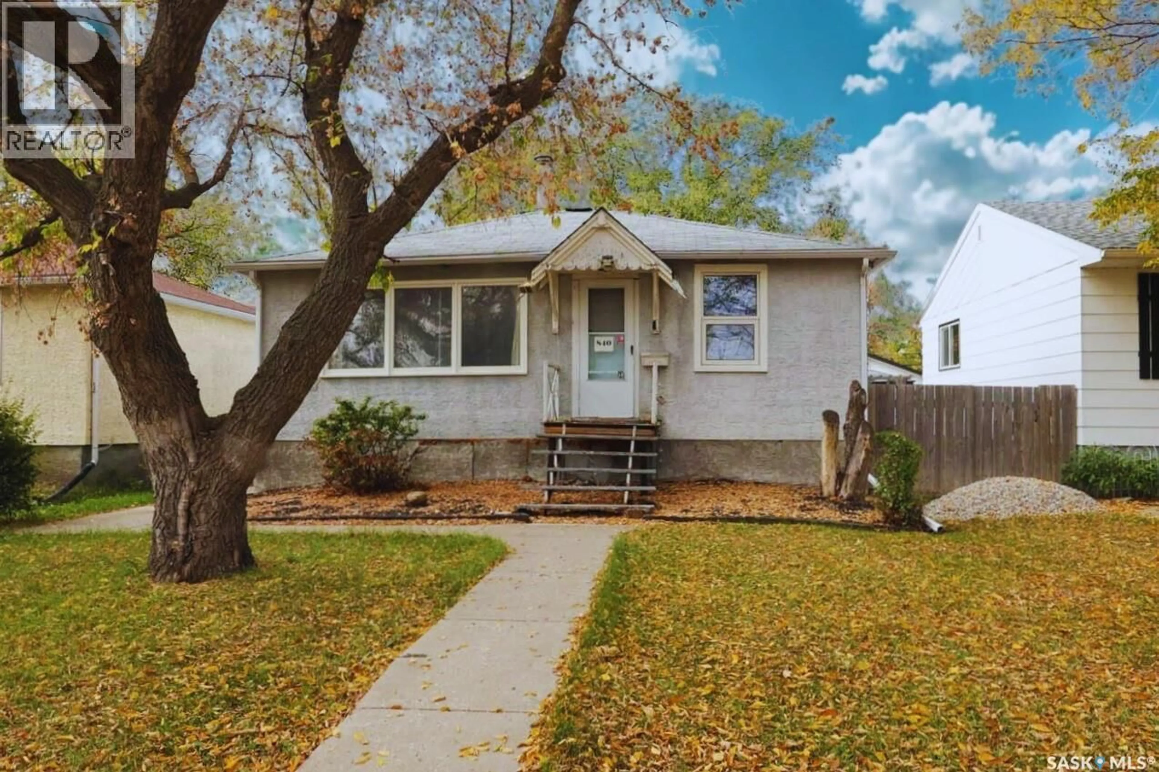 Home with vinyl exterior material, street for 840 ARGYLE STREET, Regina Saskatchewan S4T3P8
