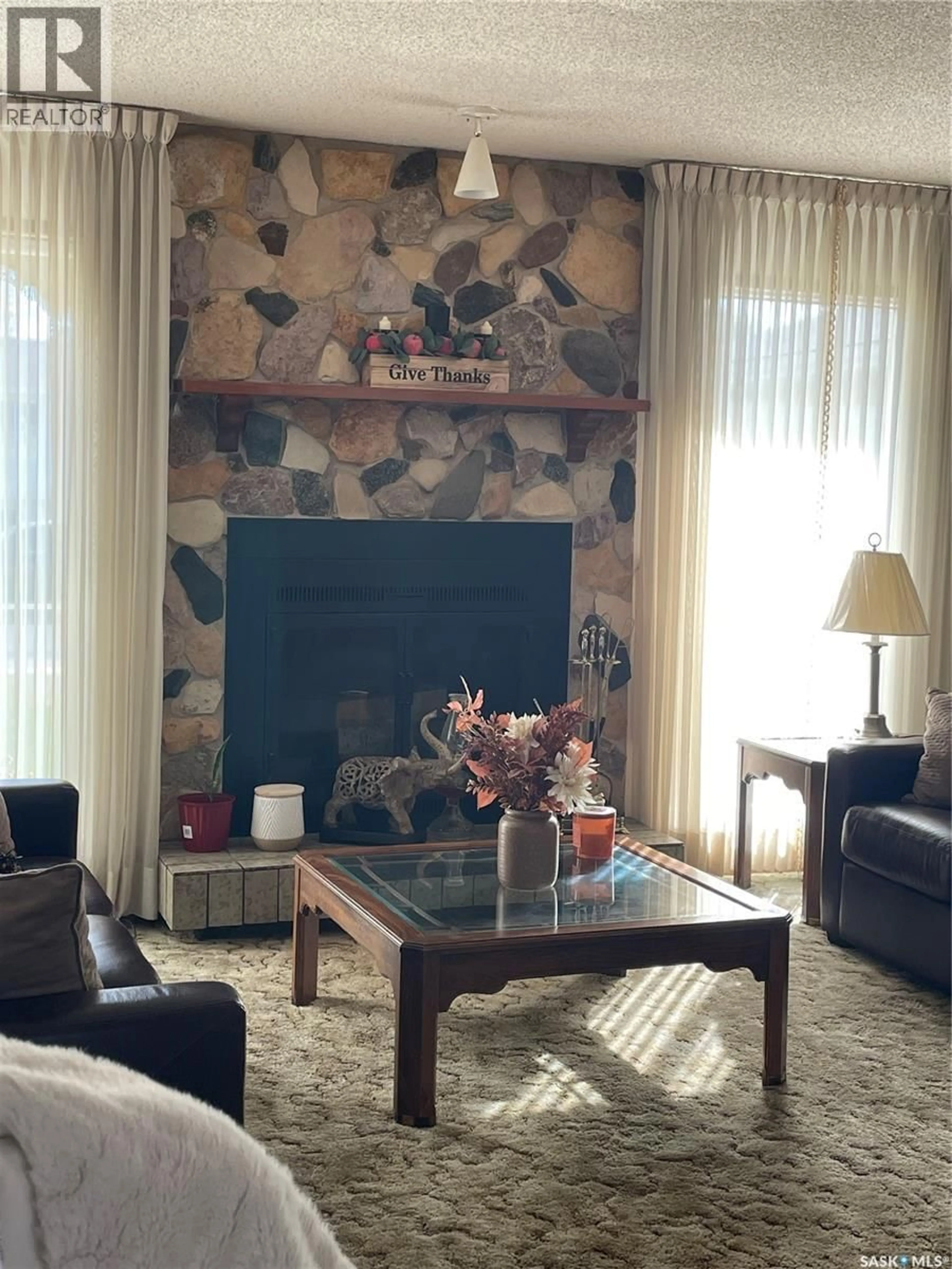 Living room with furniture, unknown for 147 ARRAND CRESCENT, Saskatoon Saskatchewan S7M5A3