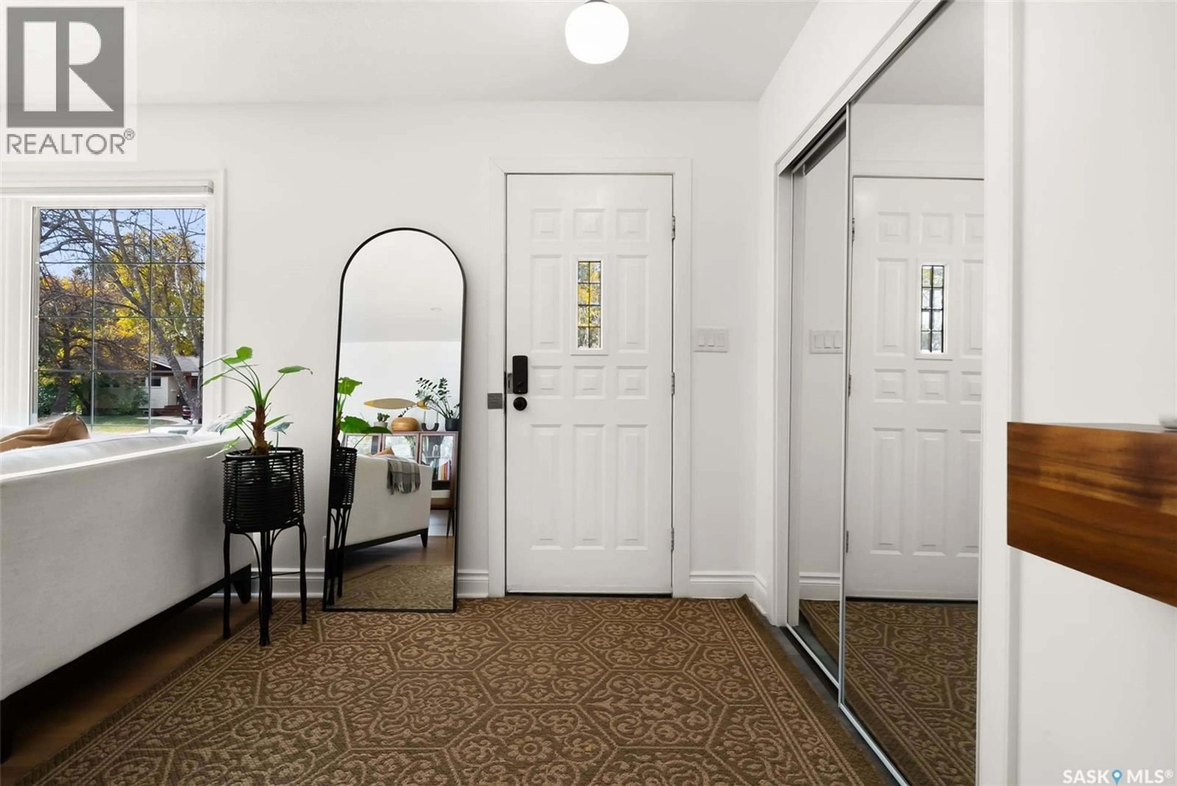 Indoor entryway for 29 CALDER CRESCENT, Regina Saskatchewan S4S4A5