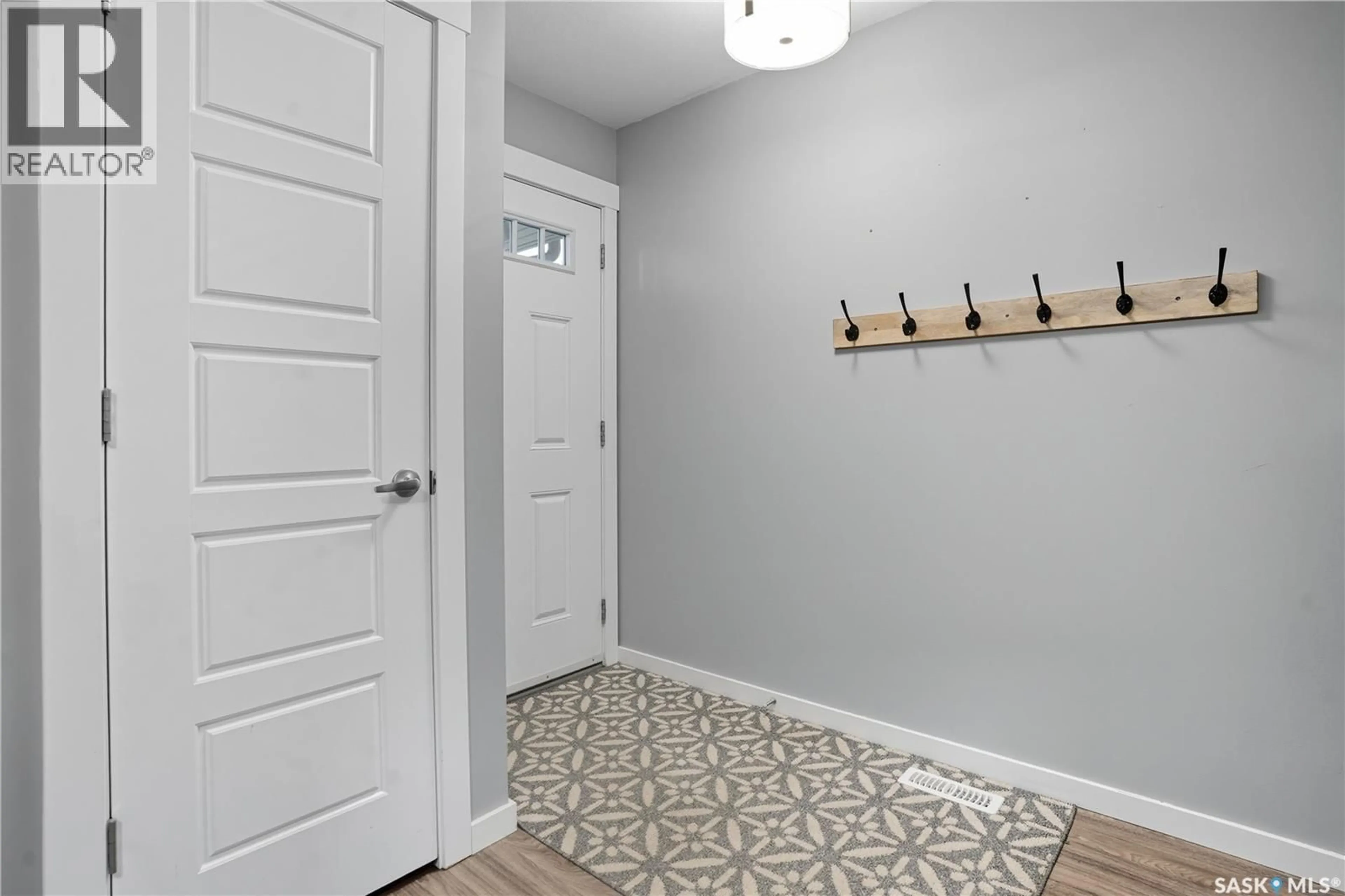 Indoor entryway for 4809 PRIMROSE GREEN DRIVE, Regina Saskatchewan S4V3L1