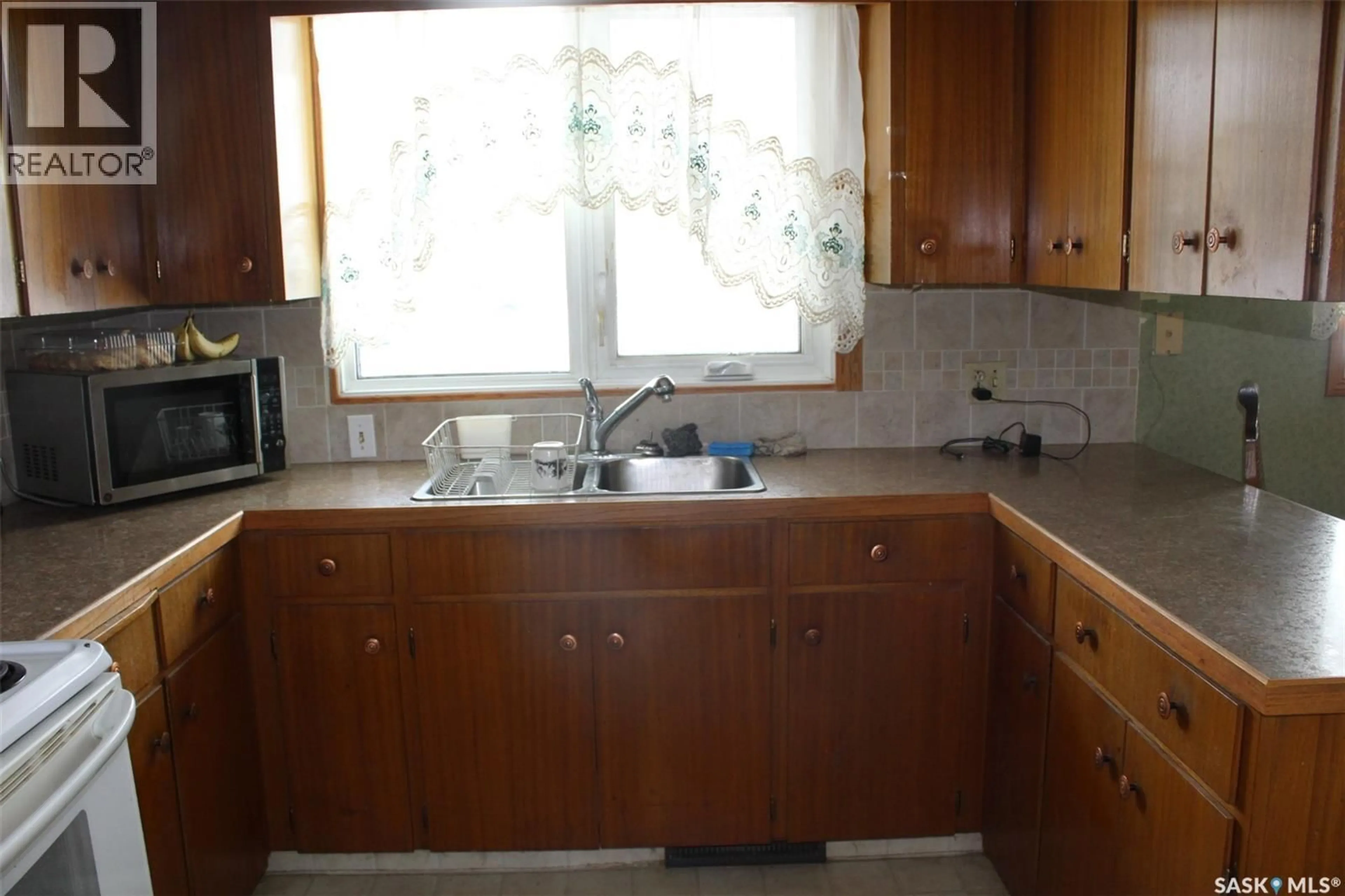 Standard kitchen, unknown for 74 MAIN STREET, Fillmore Saskatchewan S0G1N0