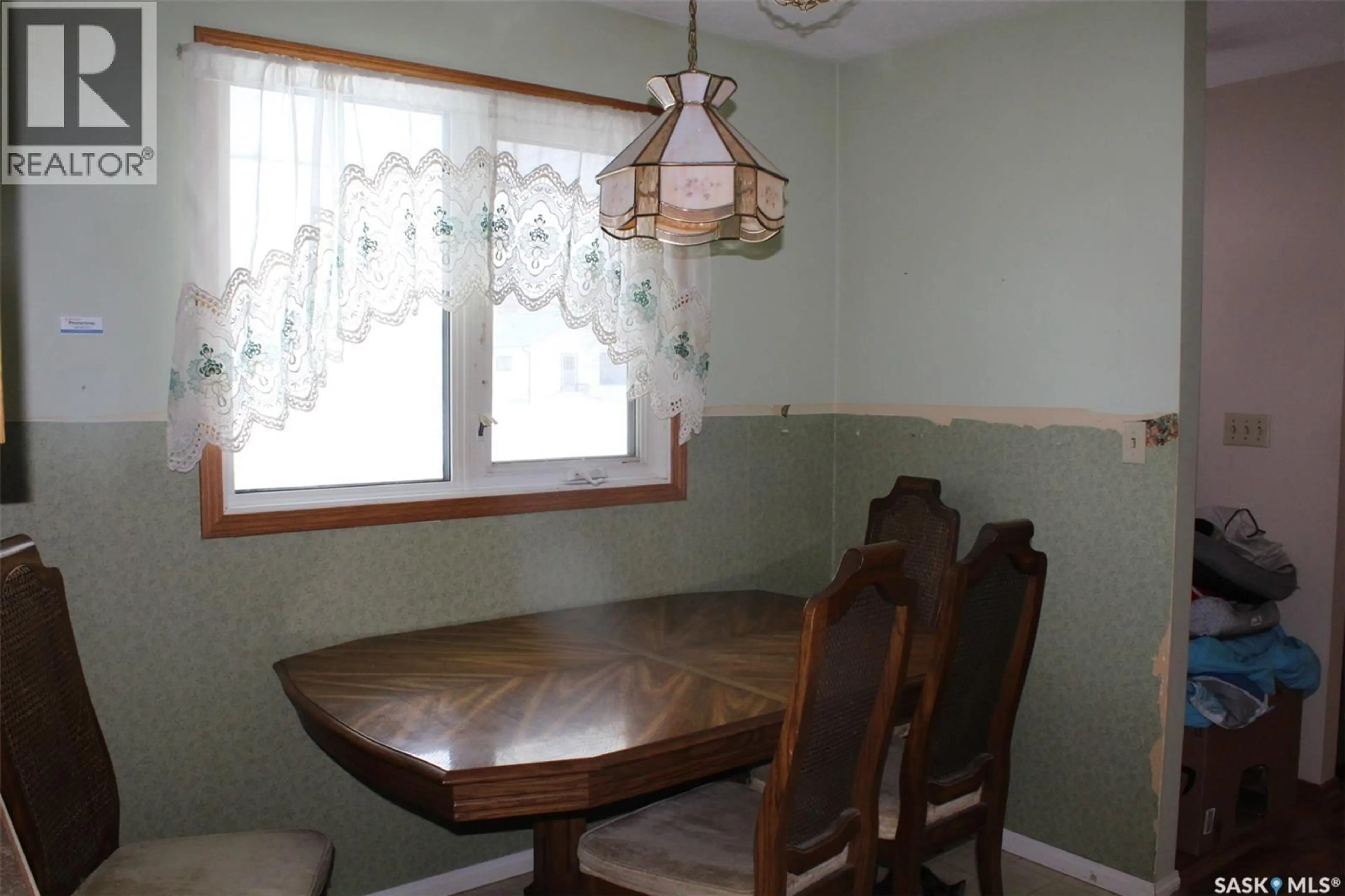 Dining room, wood/laminate floor for 74 MAIN STREET, Fillmore Saskatchewan S0G1N0