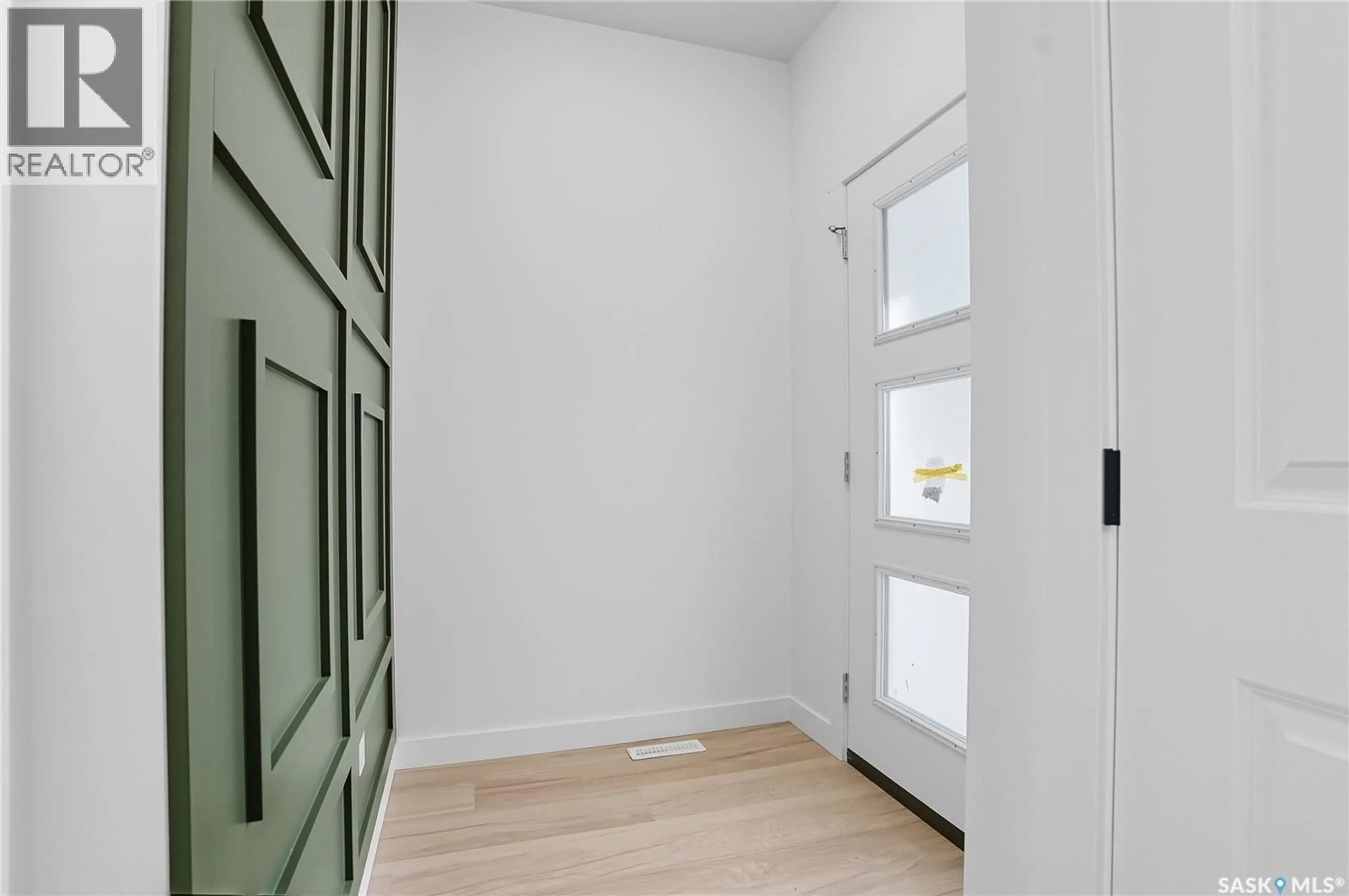 Indoor entryway for 311 SHARMA CRESCENT, Saskatoon Saskatchewan S7W1L1