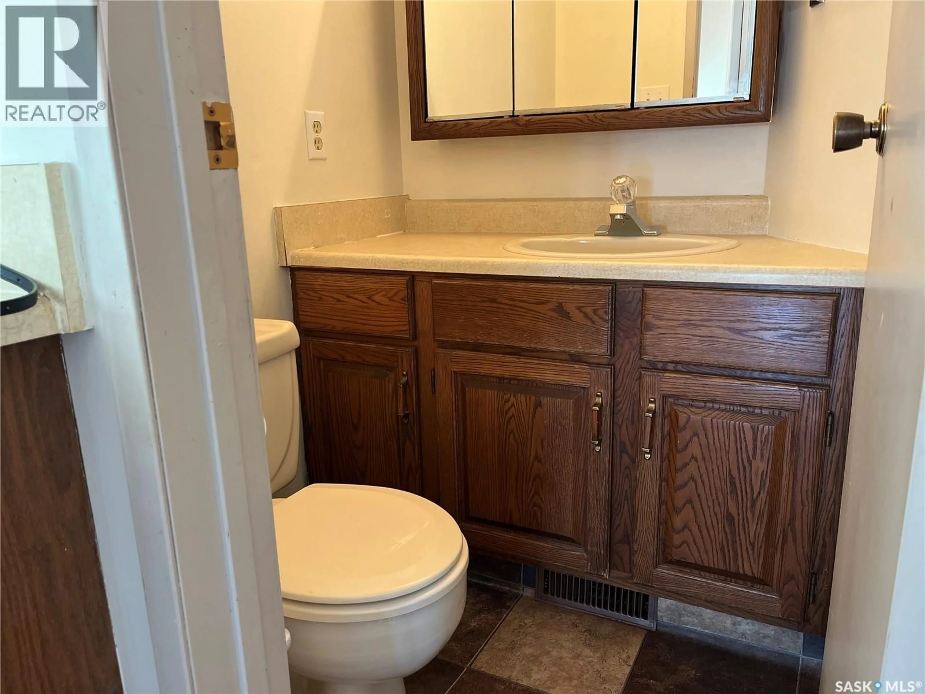 Standard bathroom, unknown for 309 7TH AVENUE, Humboldt Saskatchewan S0K2A0