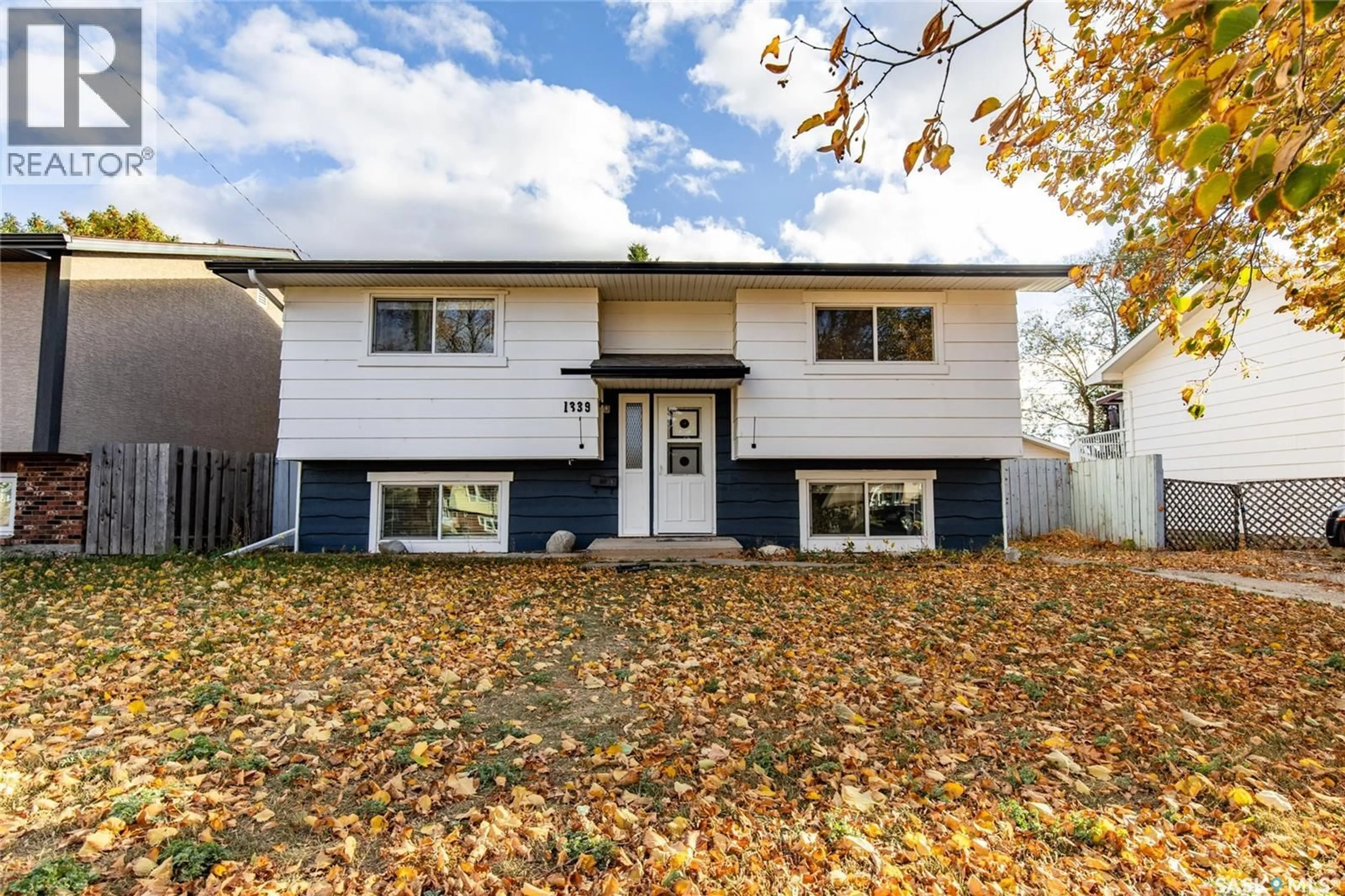 Home with vinyl exterior material, unknown for 1339 SPADINA STREET, Moose Jaw Saskatchewan S6H7G6