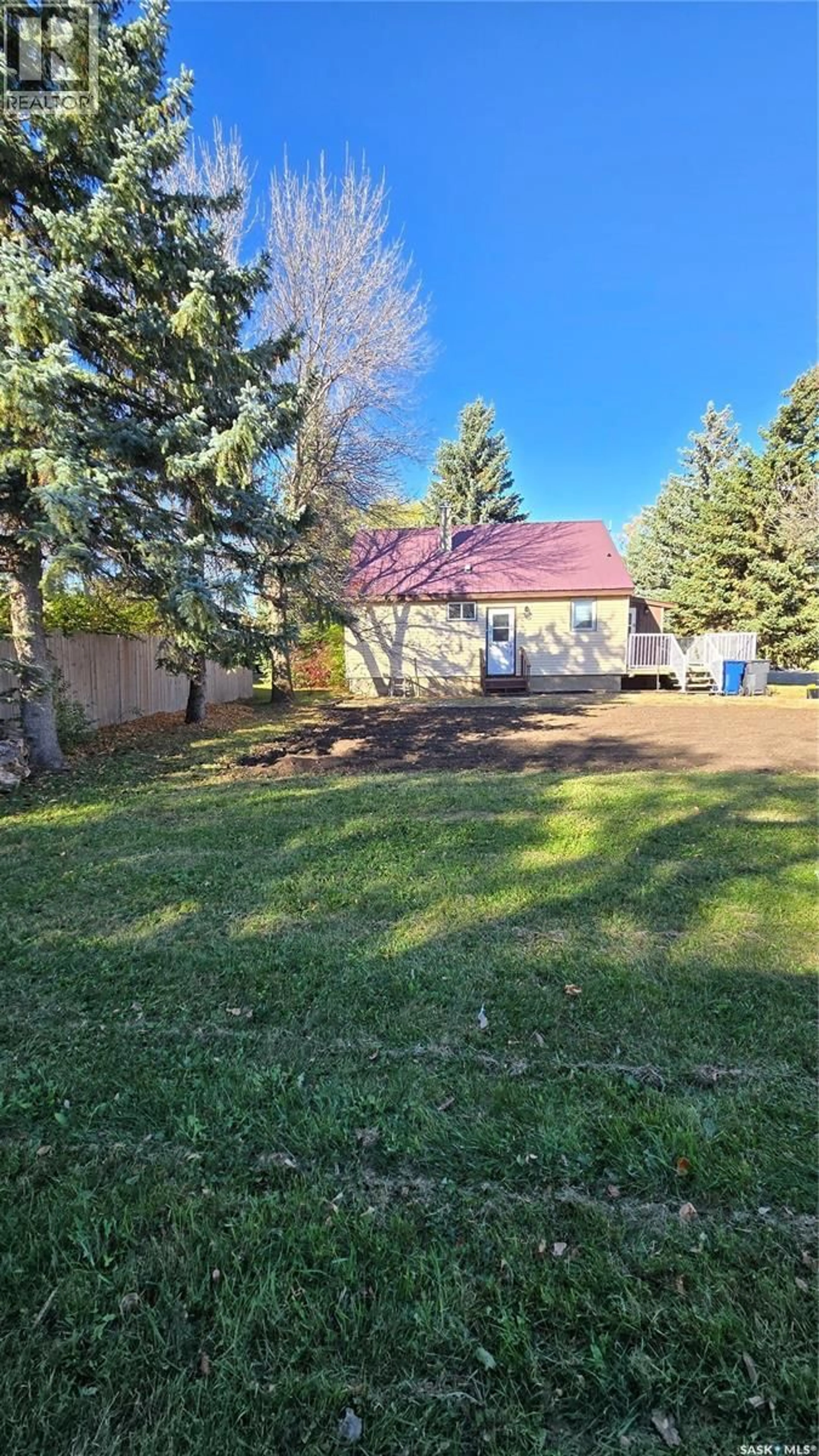 A pic from outside/outdoor area/front of a property/back of a property/a pic from drone, street for 716 GREGSON STREET, Oxbow Saskatchewan S0C2B0