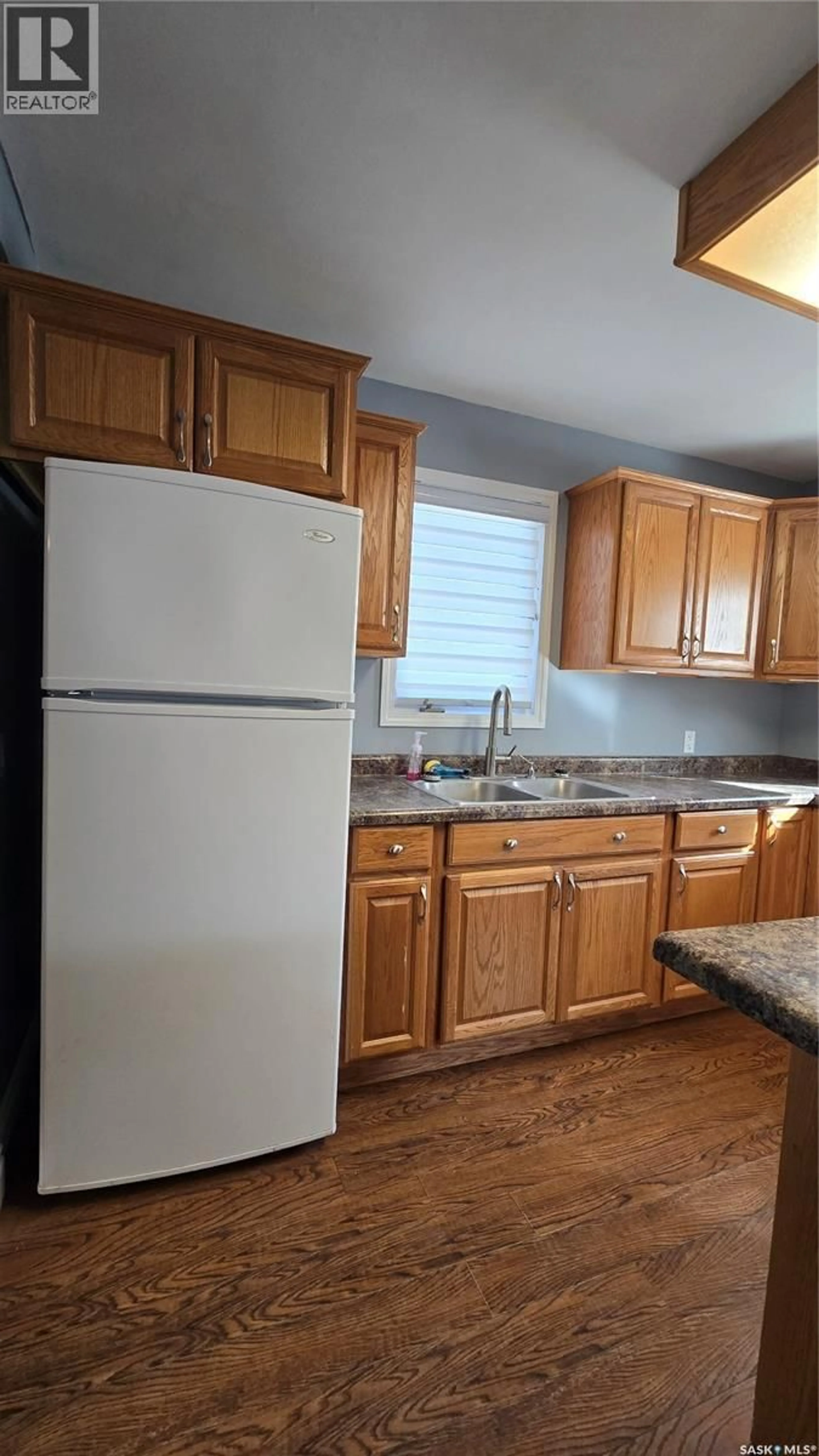 Standard kitchen, unknown for 716 GREGSON STREET, Oxbow Saskatchewan S0C2B0