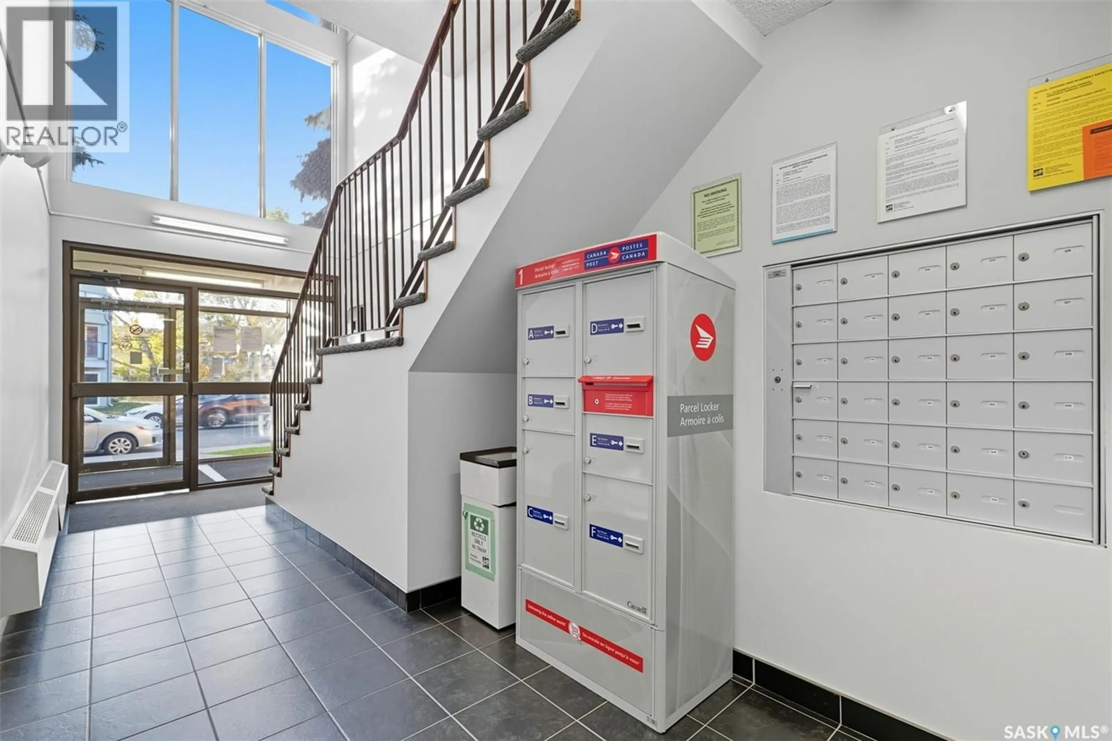 Indoor foyer for 101 307 TAIT CRESCENT, Saskatoon Saskatchewan S7H5L6