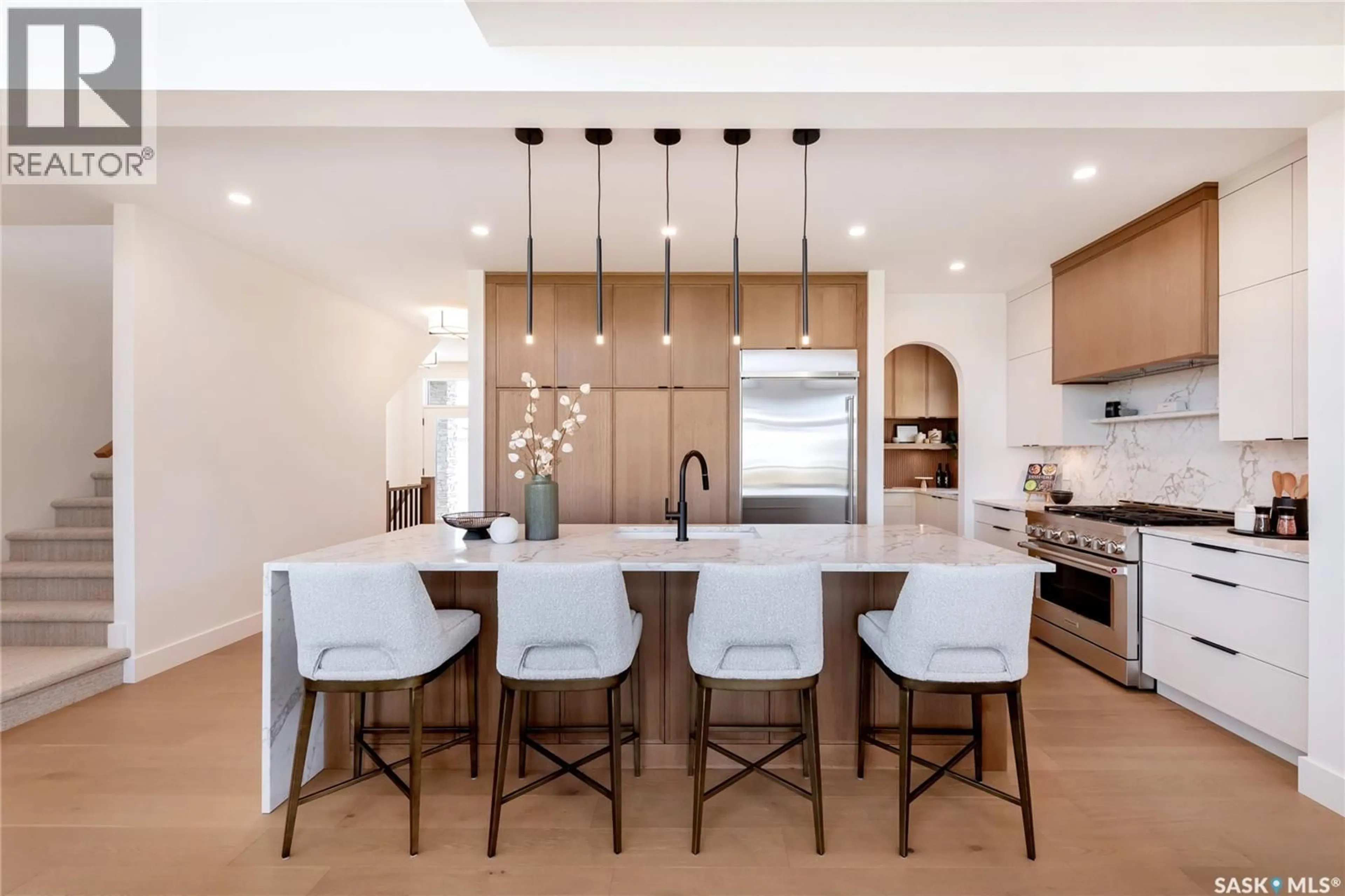 Contemporary kitchen, ceramic/tile floor for 114 COCKROFT MANOR, Saskatoon Saskatchewan S7V1Y4
