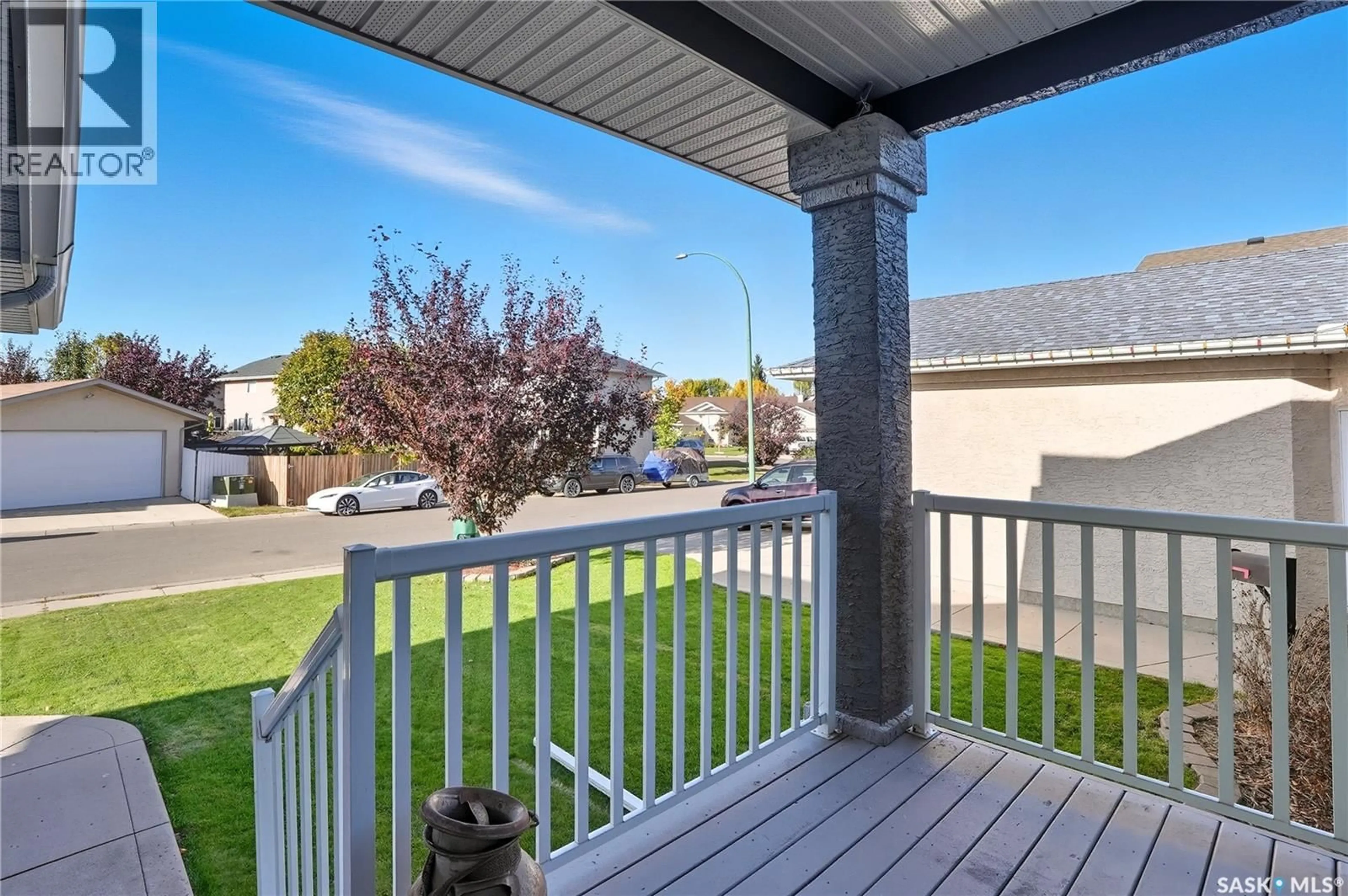 Patio, unknown for 519 GUENTER CRESCENT, Saskatoon Saskatchewan S7N4P8