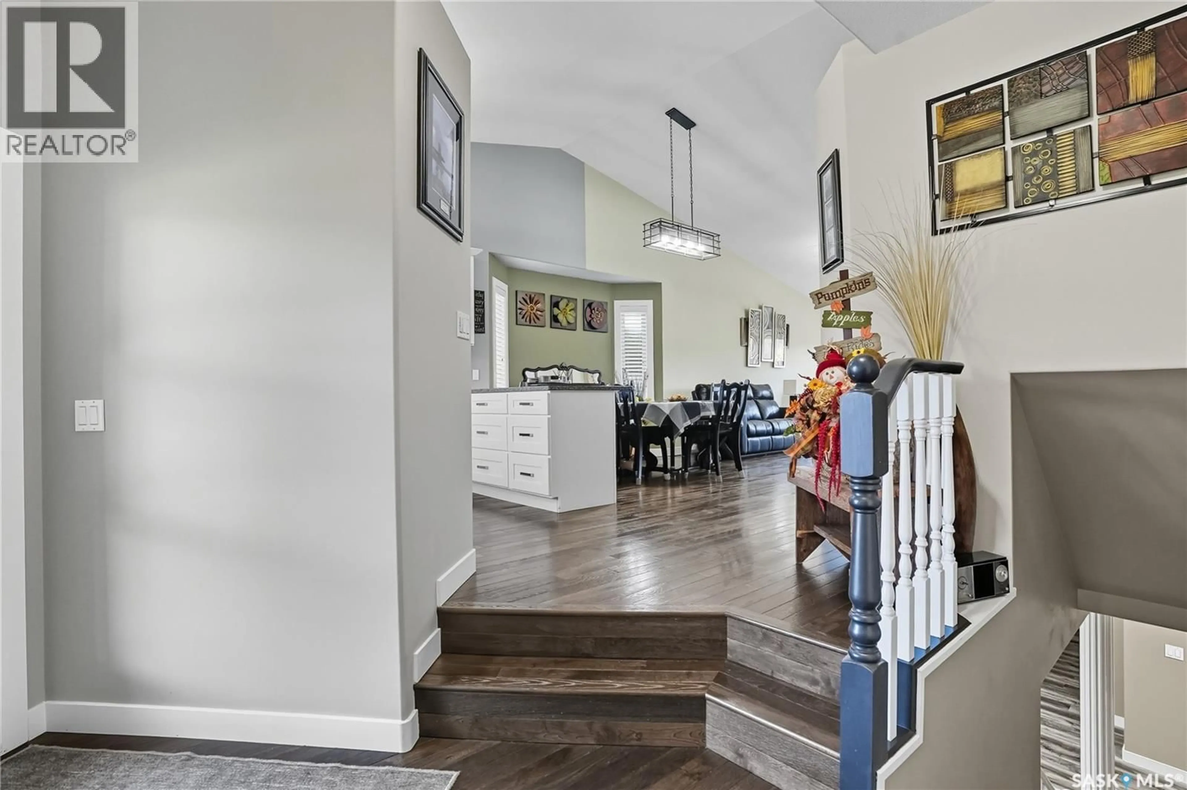Indoor entryway for 519 GUENTER CRESCENT, Saskatoon Saskatchewan S7N4P8